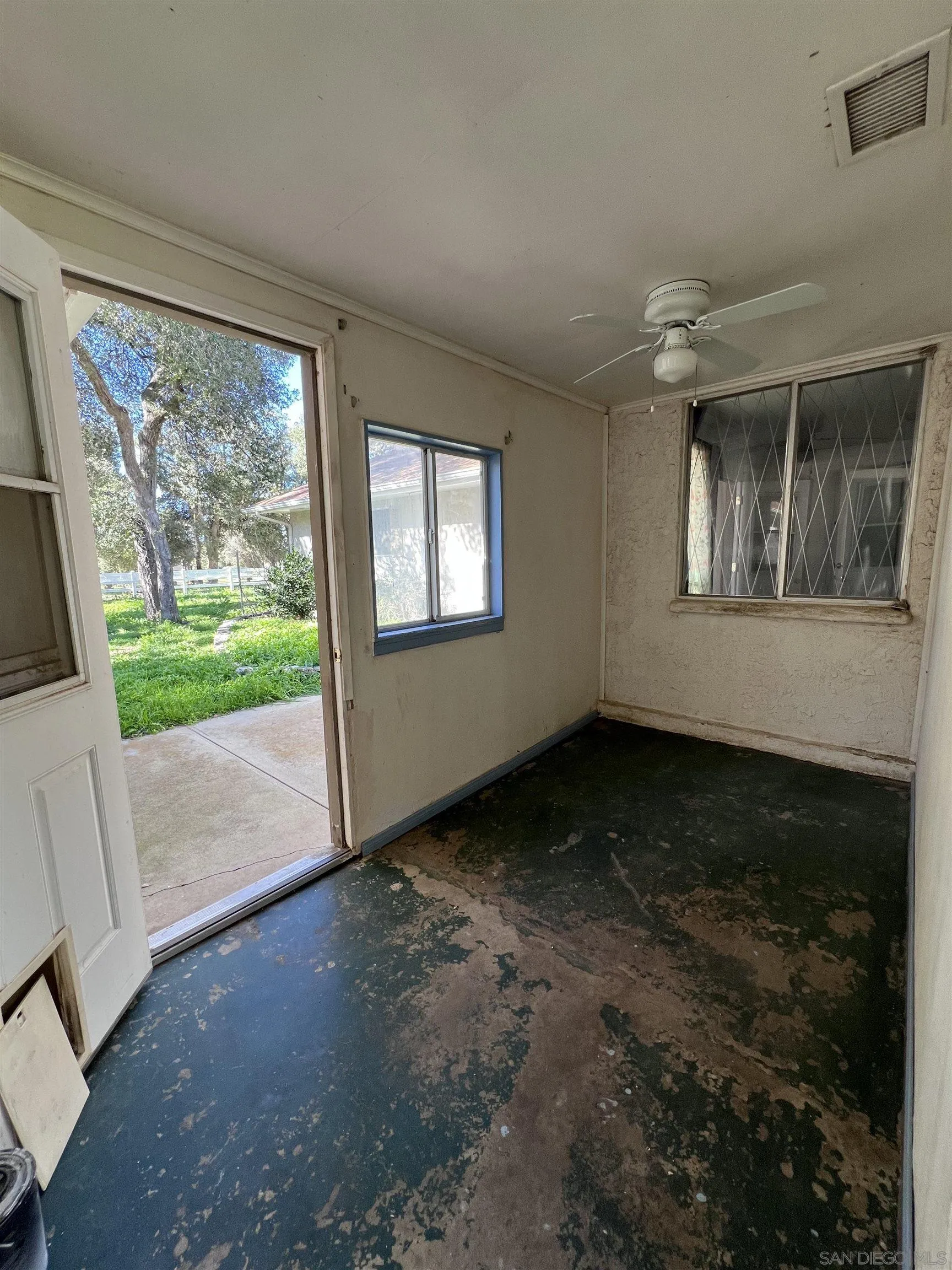 https://cdn.realtyfeed.com/cdn/127/250045393/ddbb87b42dba5427e9d3c786349afbb4.webp