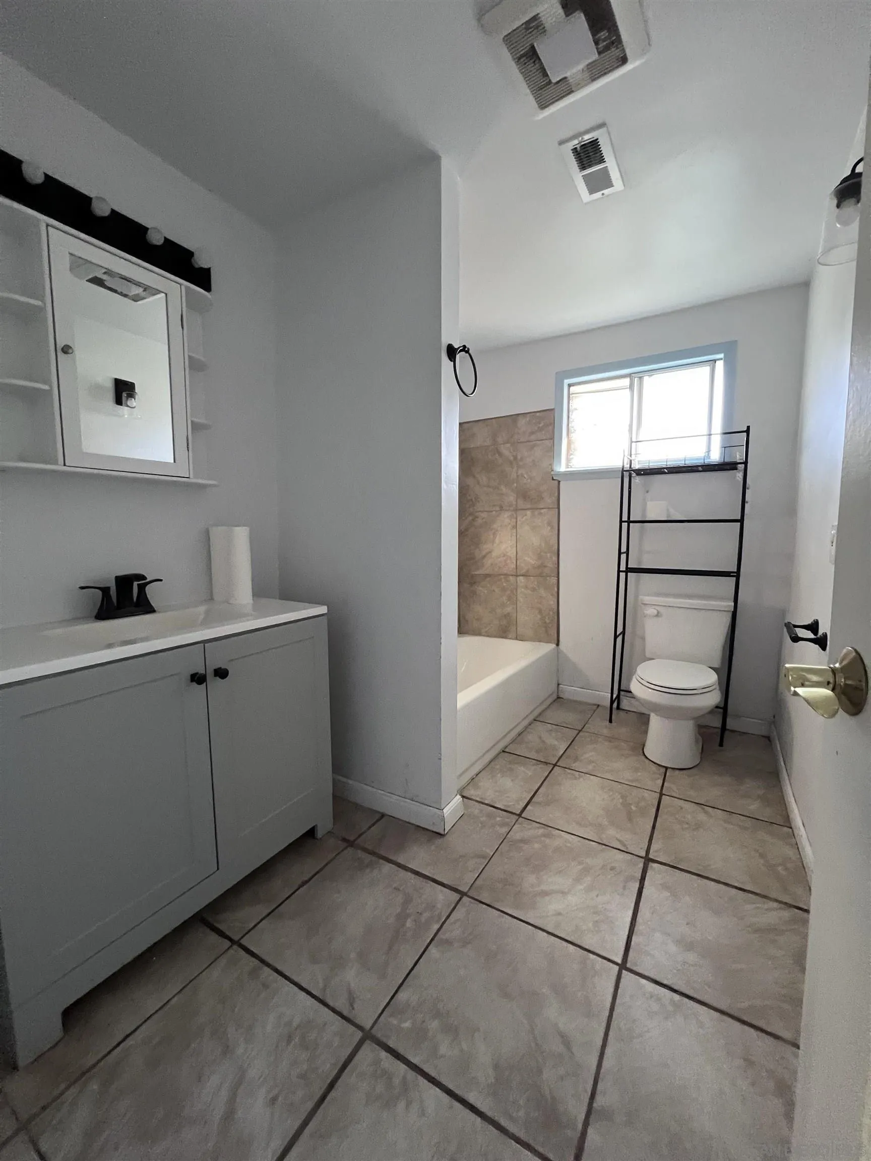 https://cdn.realtyfeed.com/cdn/127/250045393/f3b3b08da6ec85c0a0e6e4680b68d661.webp