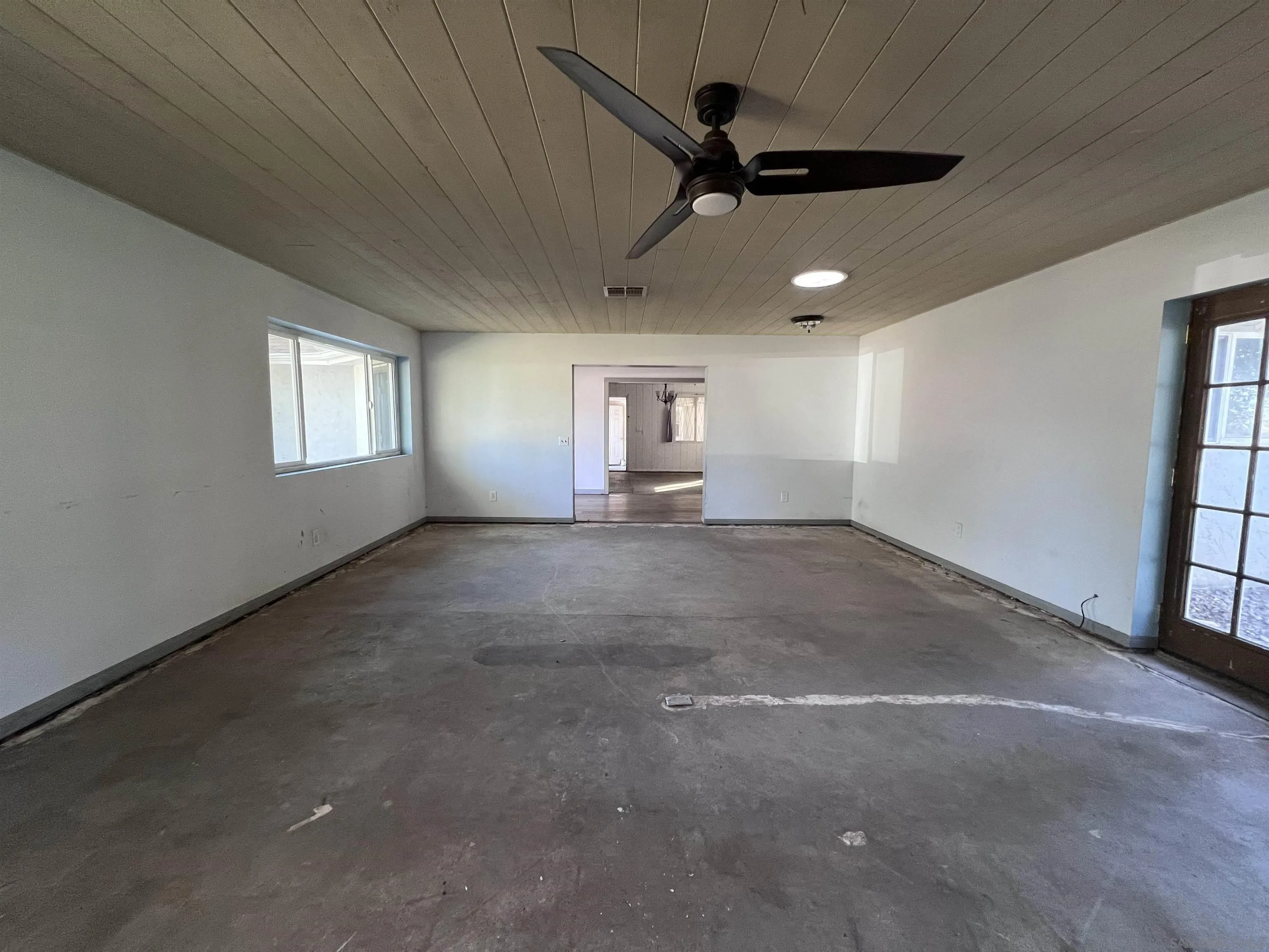 https://cdn.realtyfeed.com/cdn/127/250045393/fd673ddae33de5c743641a632d12f435.webp