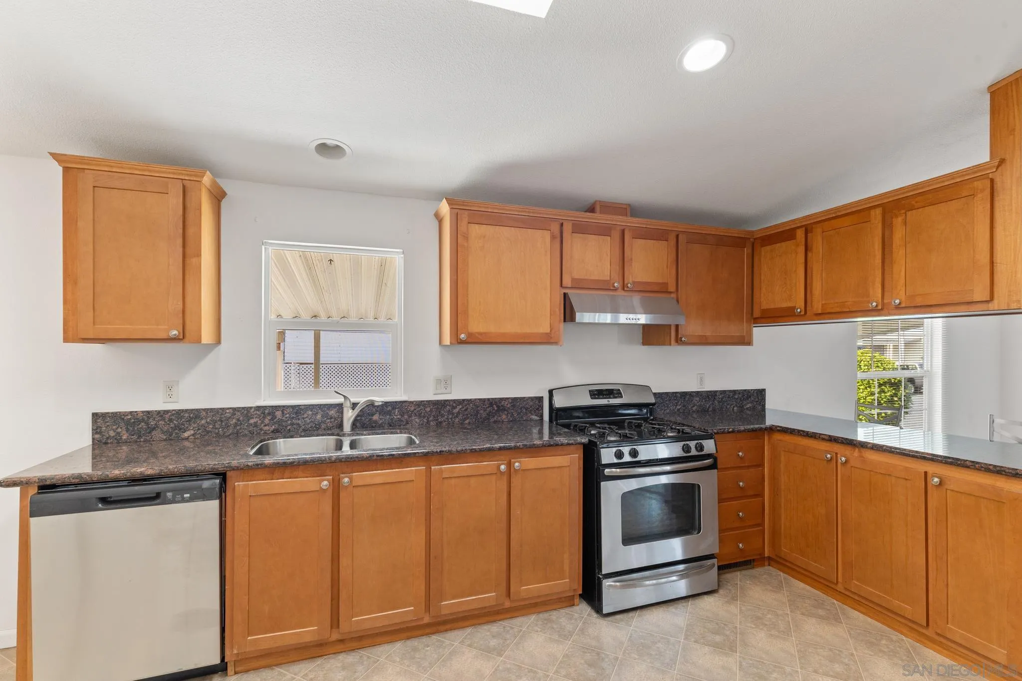 https://cdn.realtyfeed.com/cdn/127/250045394/072561bf8b6b688c5173a5ce92a452c0.webp