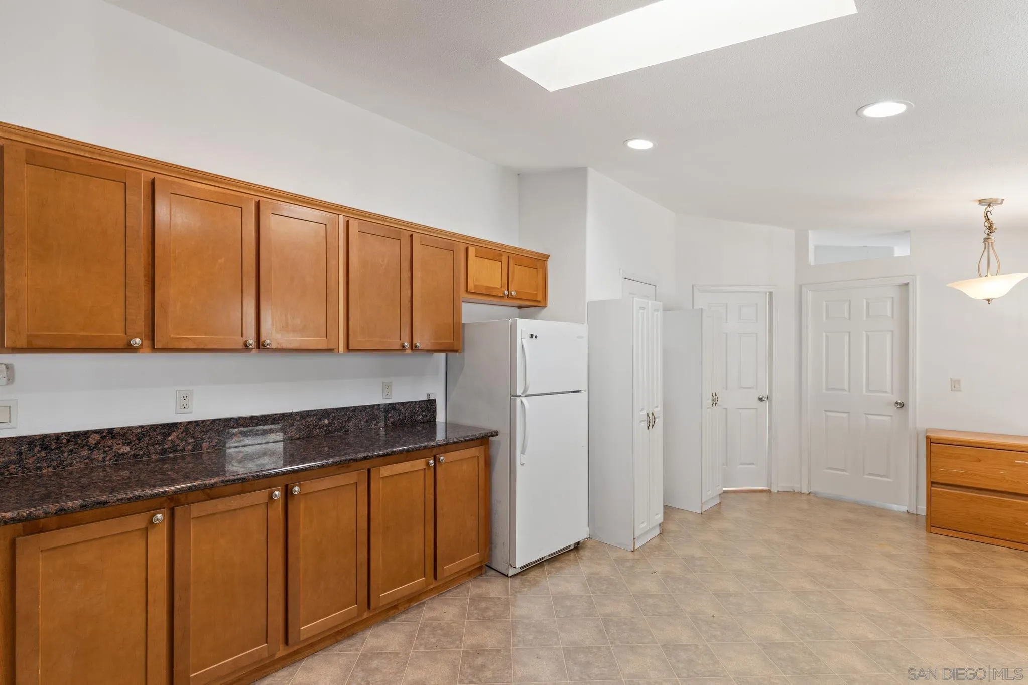 https://cdn.realtyfeed.com/cdn/127/250045394/19a12774fb69bbdc15666aaaa2116b22.webp