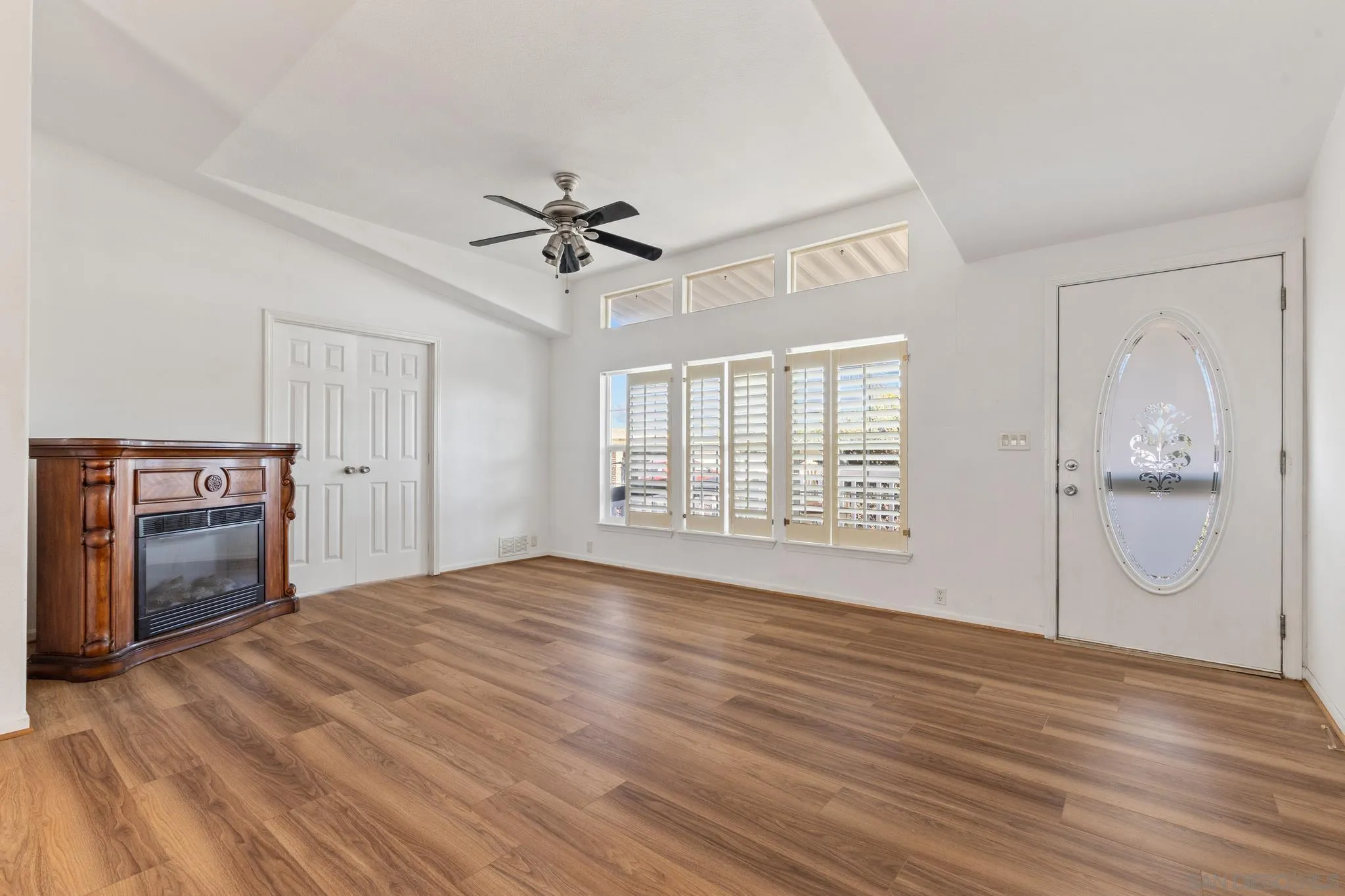 https://cdn.realtyfeed.com/cdn/127/250045394/6c9b886cfaf1b100cacd275538990ab7.webp