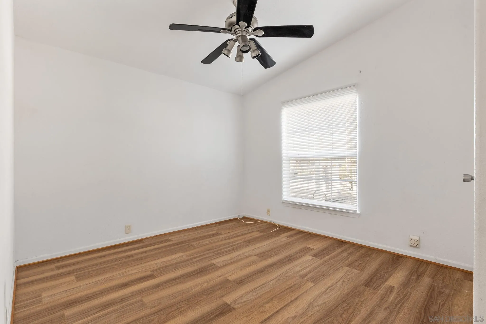 https://cdn.realtyfeed.com/cdn/127/250045394/731ce04c13255d7580d466fde33b673c.webp
