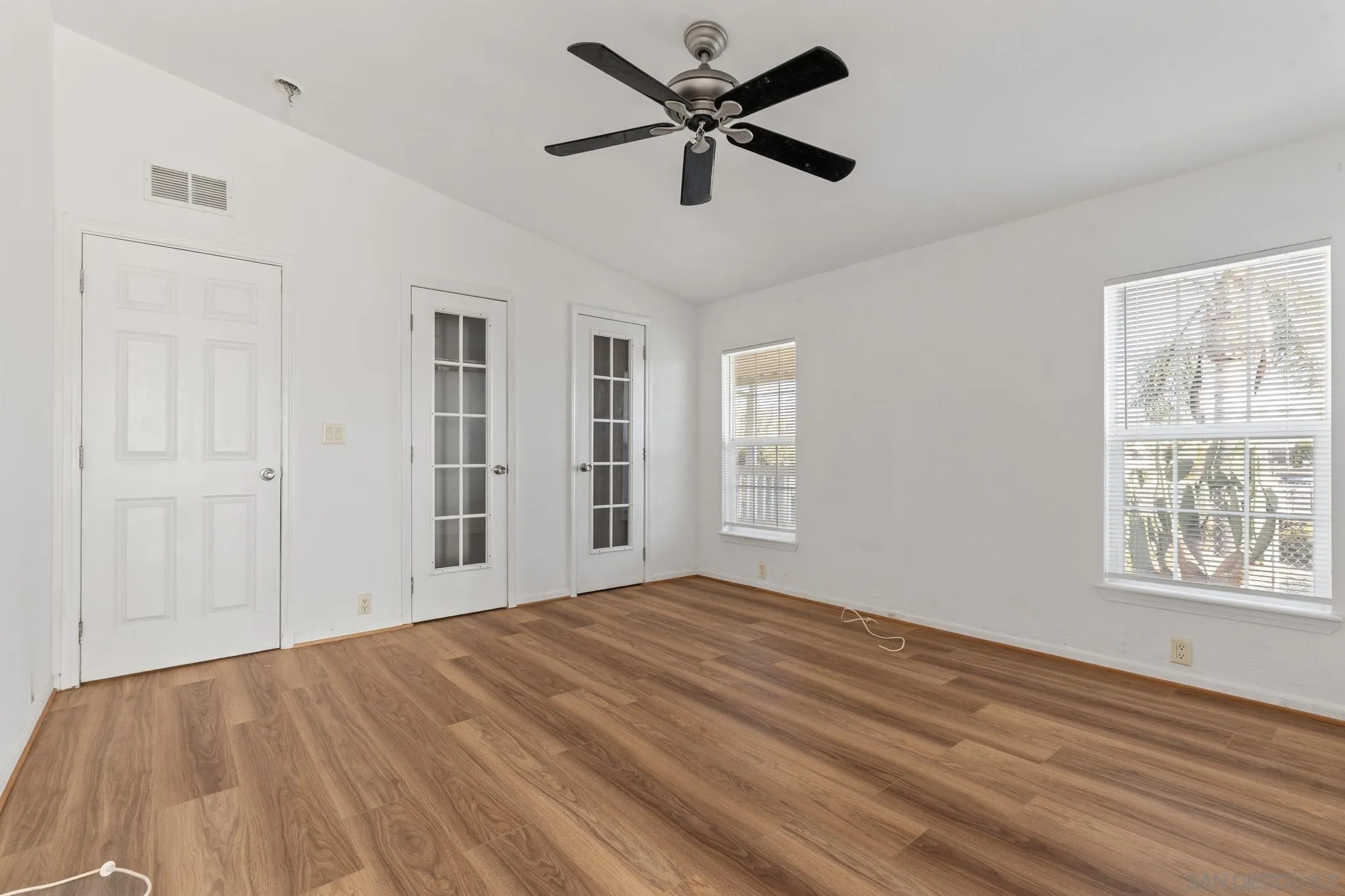 https://cdn.realtyfeed.com/cdn/127/250045394/a3a3885d8e34319d937b9a54ee4b5c5c.webp