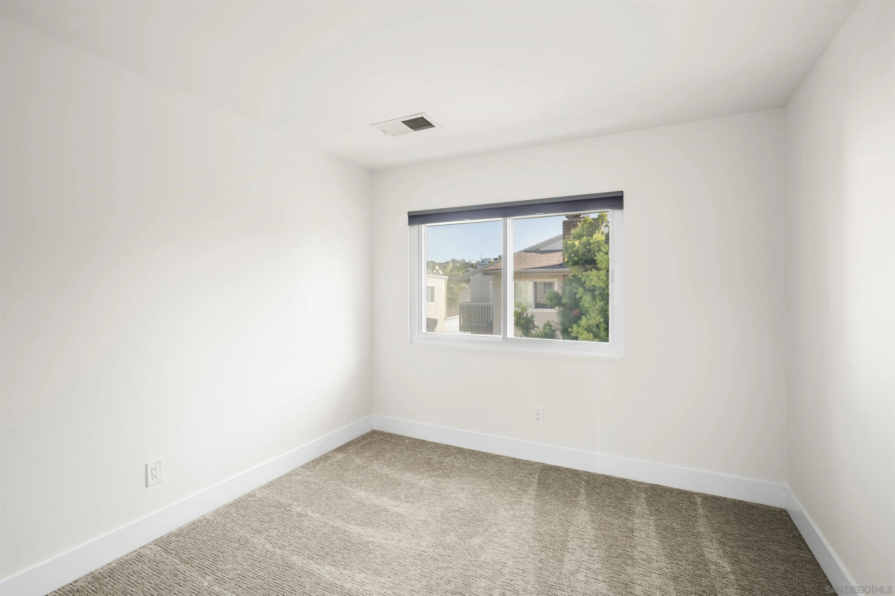 https://cdn.realtyfeed.com/cdn/127/250045398/09844812b16efae0d6eee1148f35854c.webp