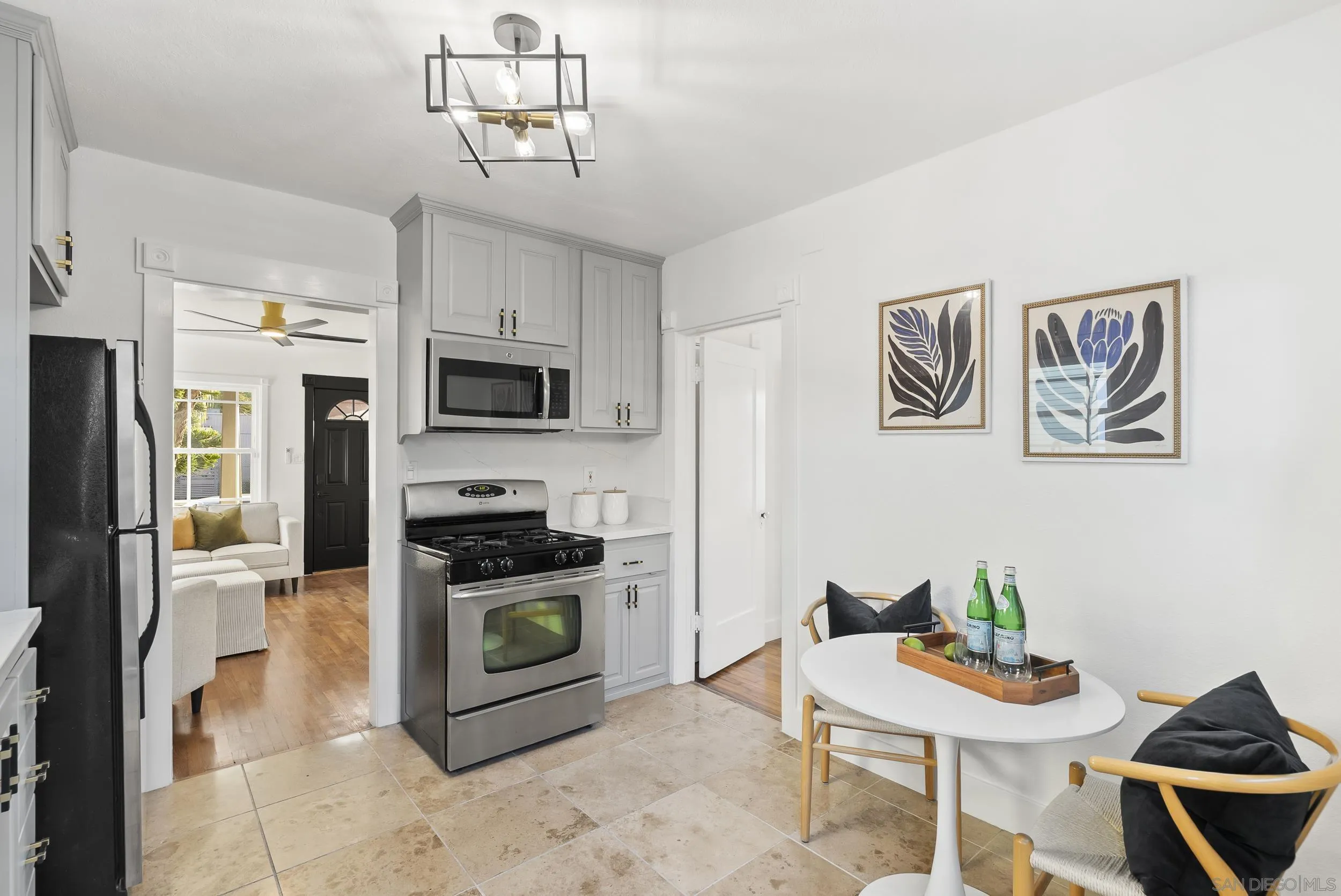 https://cdn.realtyfeed.com/cdn/127/250045415/df703452aa1f411f118fba419b729b0b.webp