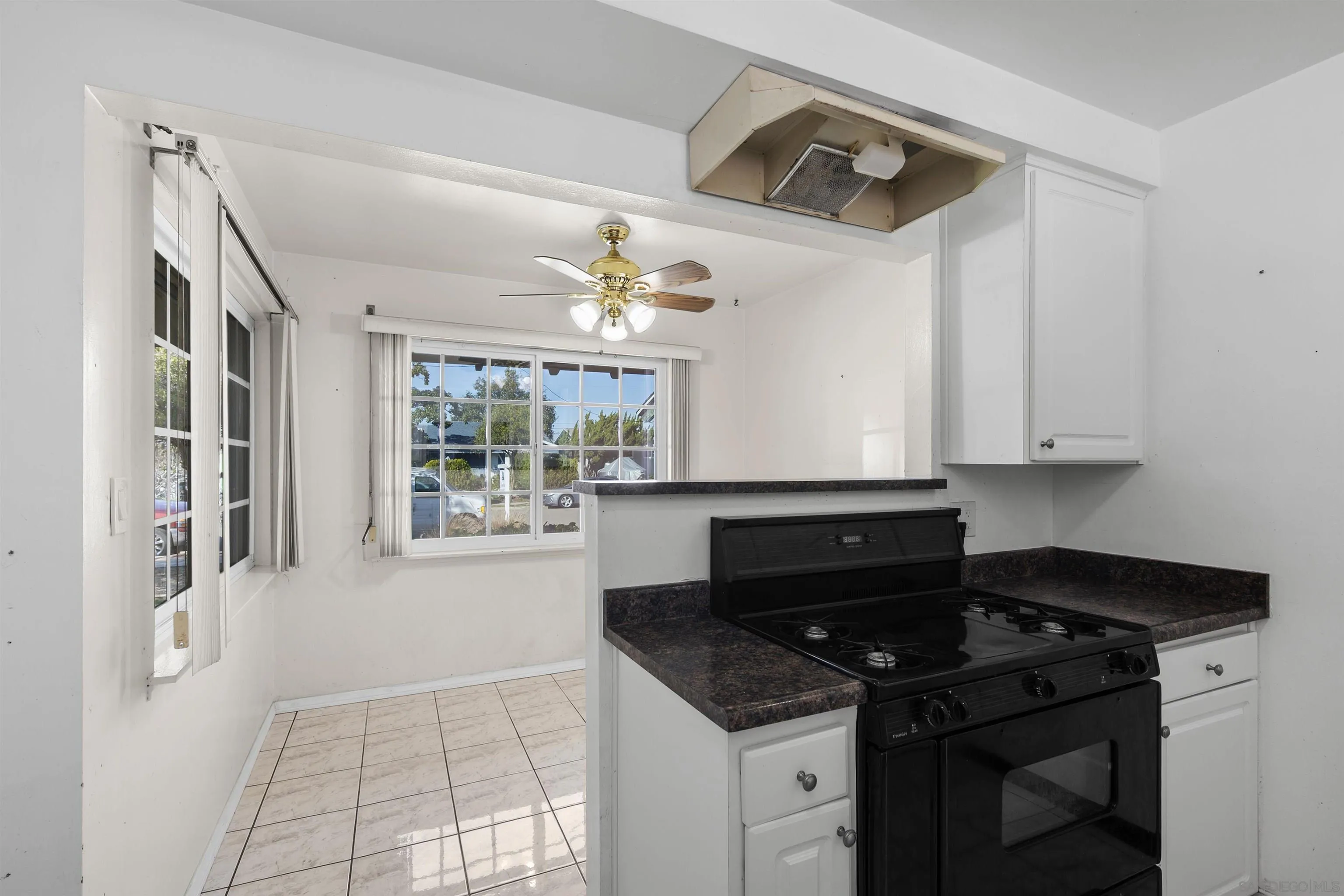 https://cdn.realtyfeed.com/cdn/127/250045447/2422872293b76adfc43369ad903918e4.webp