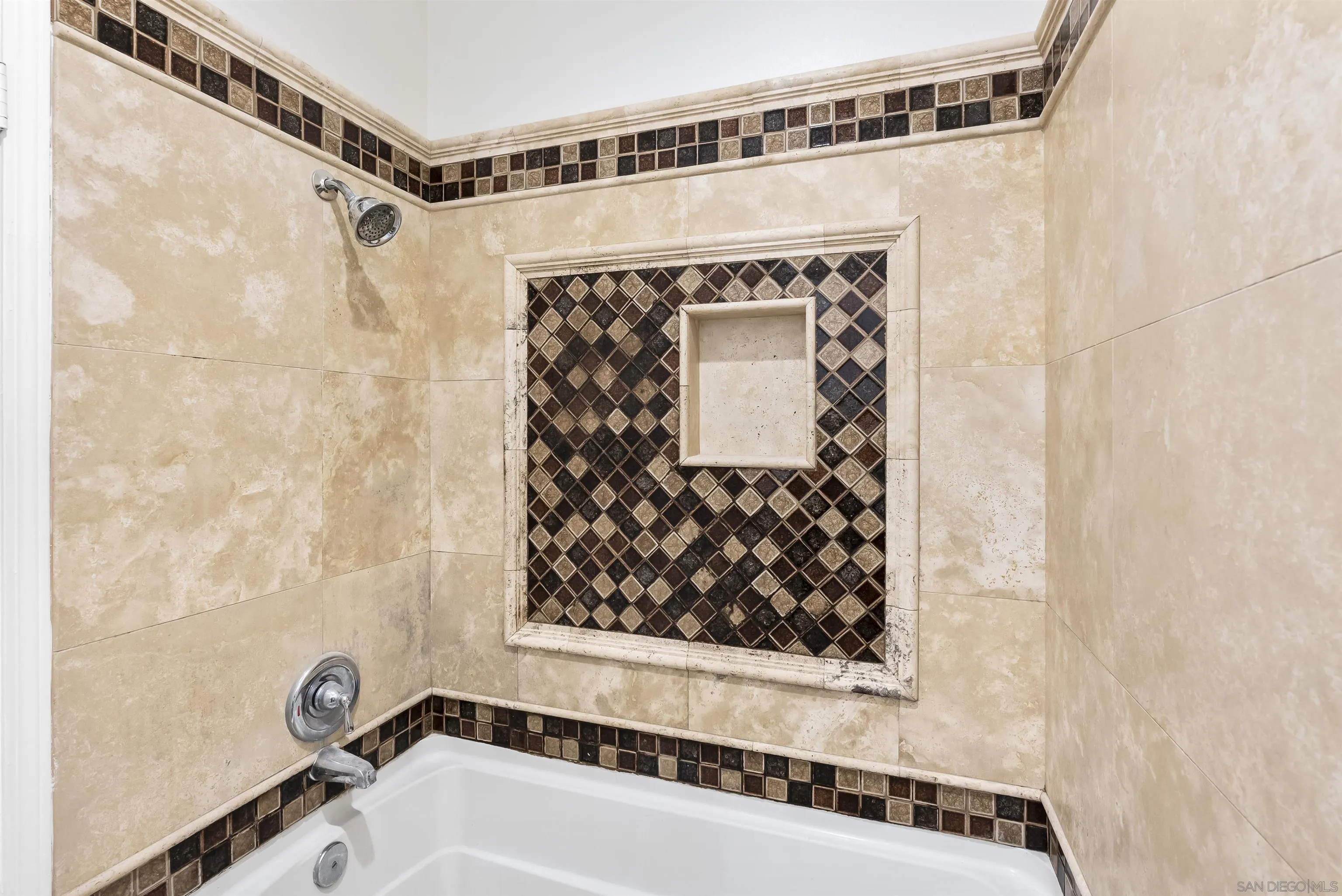 Photo #9: 250045459 Listing: Photo #9