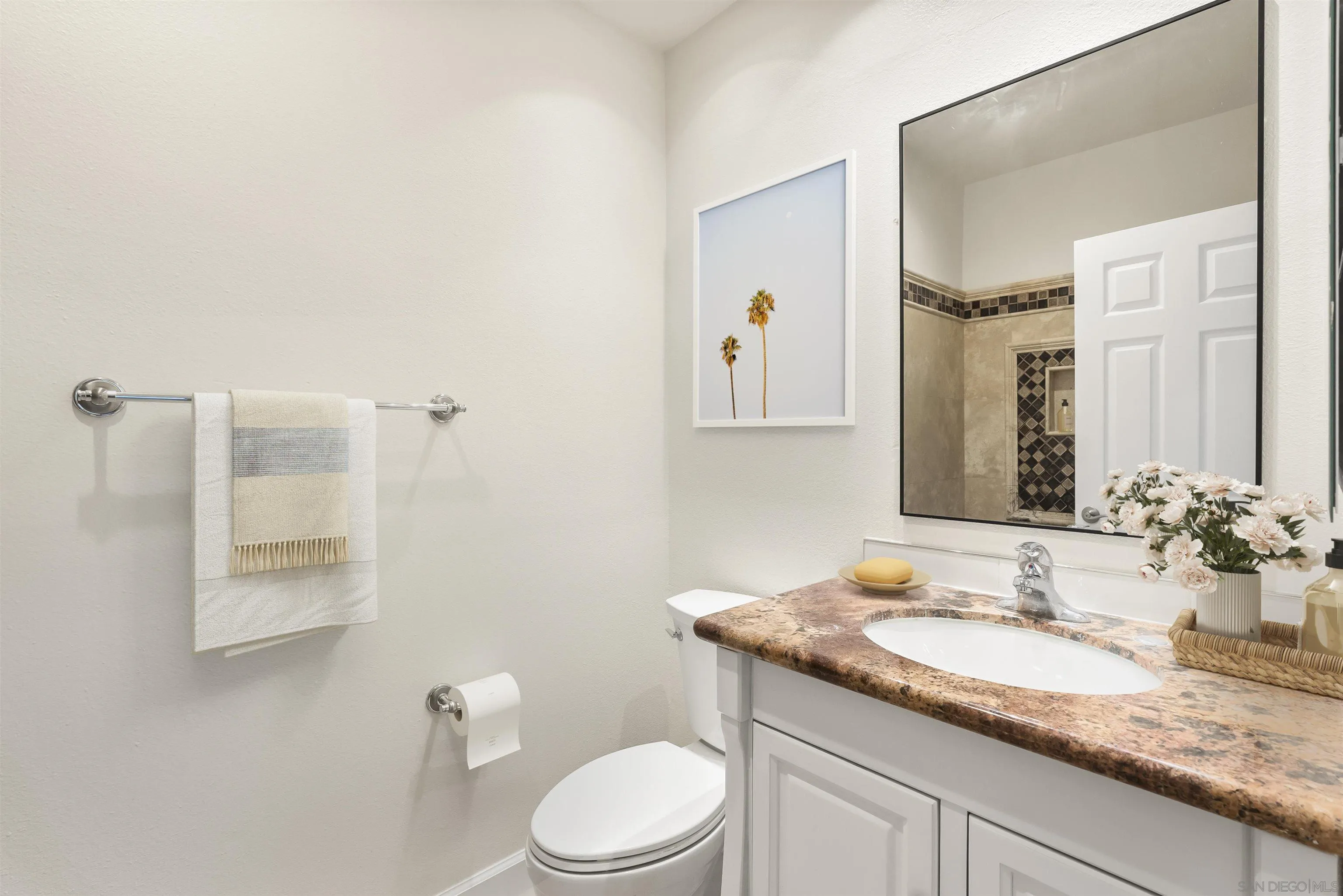 Photo #8: 250045459 Listing: Photo #8