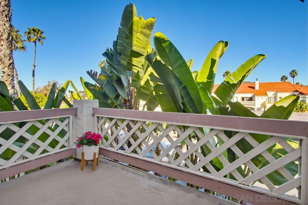https://cdn.realtyfeed.com/cdn/127/250045460/805a103c50dd109c43d2f857a5e49b93.webp