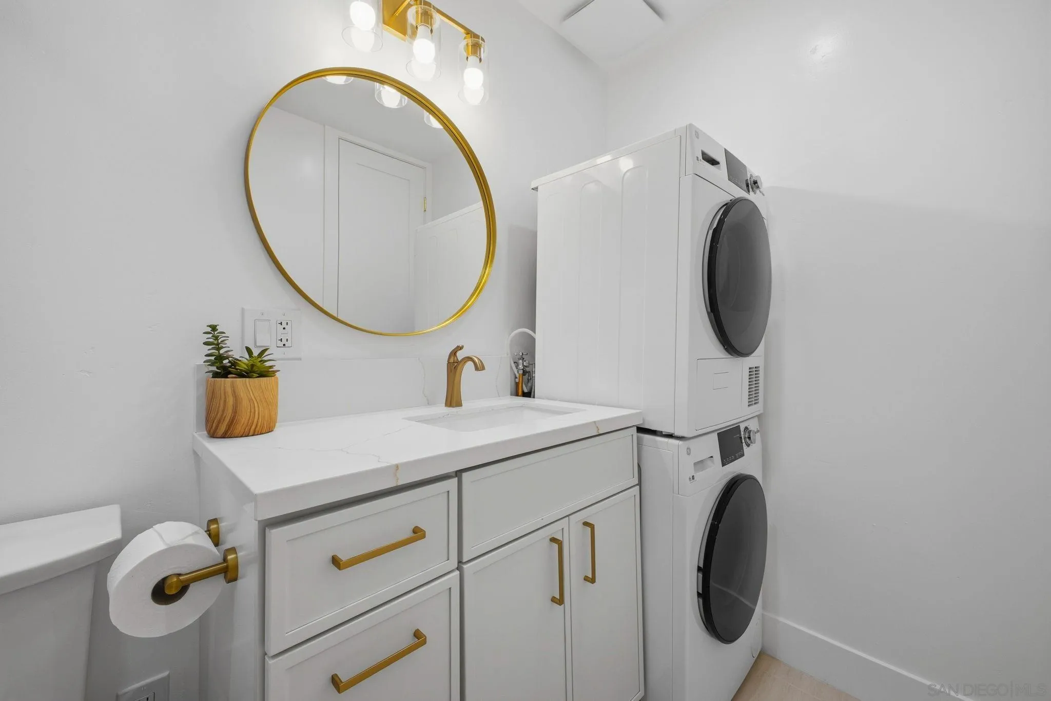 Photo #23: 250045465 Listing: Photo #23