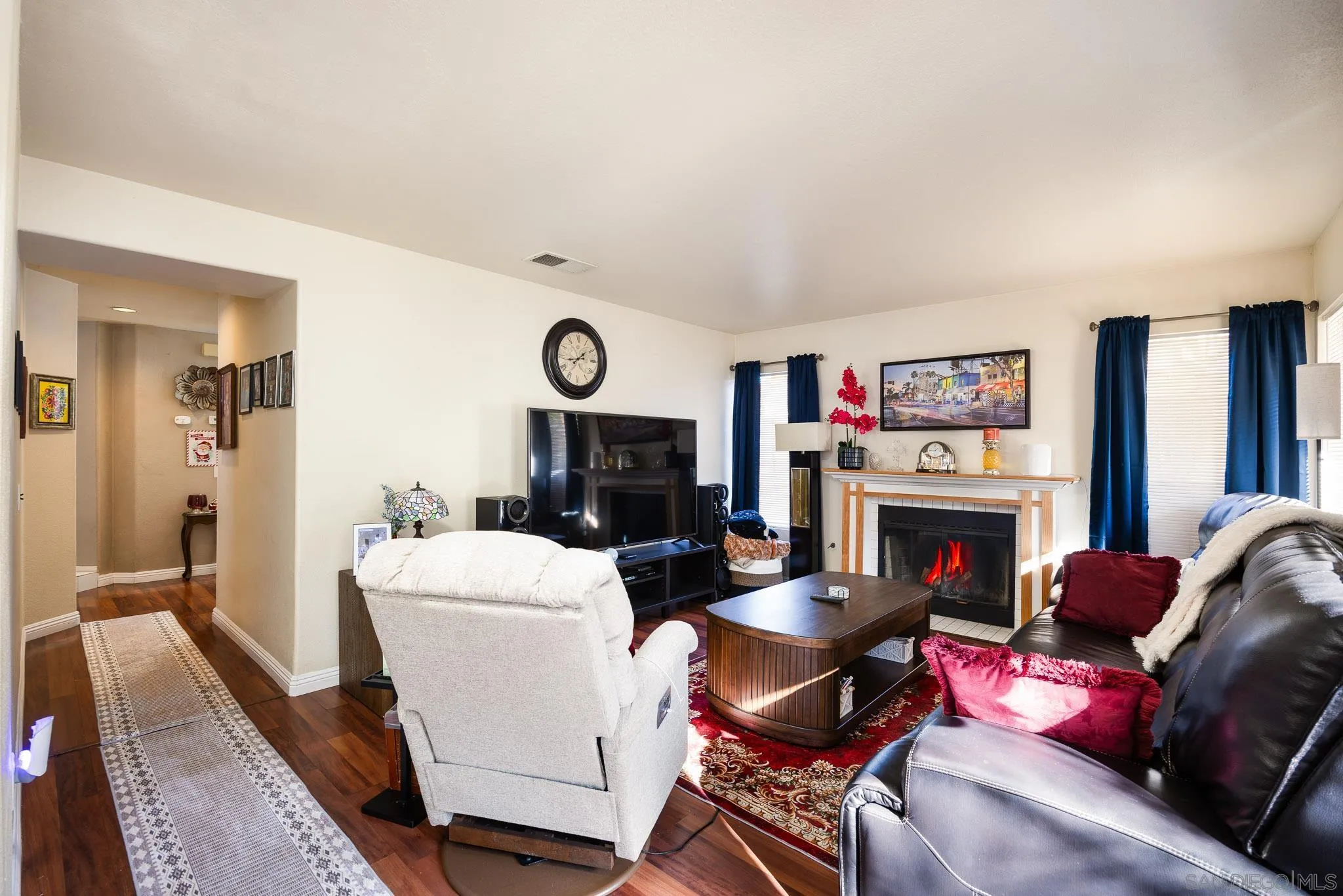 https://cdn.realtyfeed.com/cdn/127/250045469/55578e0c16abce381ef3ac20638da0f8.webp