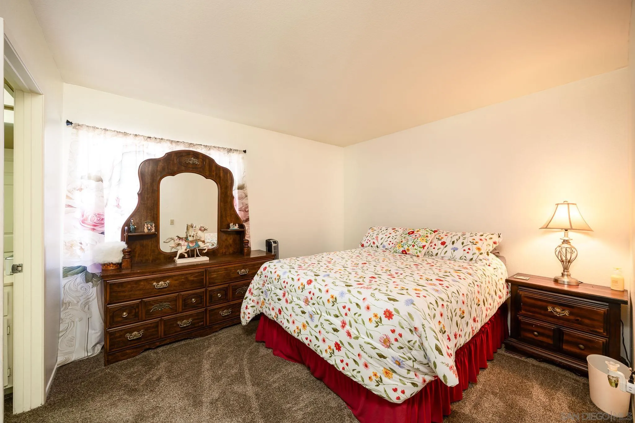 https://cdn.realtyfeed.com/cdn/127/250045469/f11d4600d393f14ad172531bf52b316d.webp