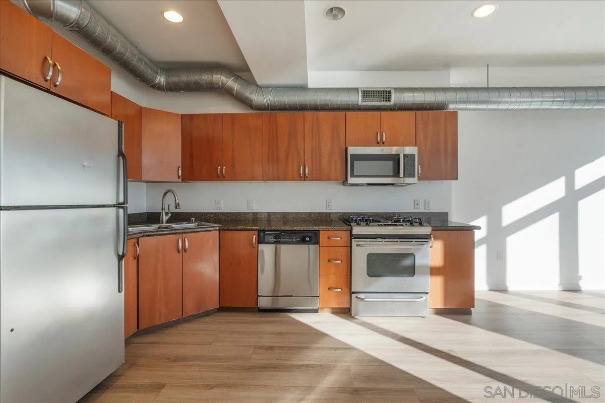 https://cdn.realtyfeed.com/cdn/127/250045470/73c74864414c0ce17945aeb21819e2d0.webp