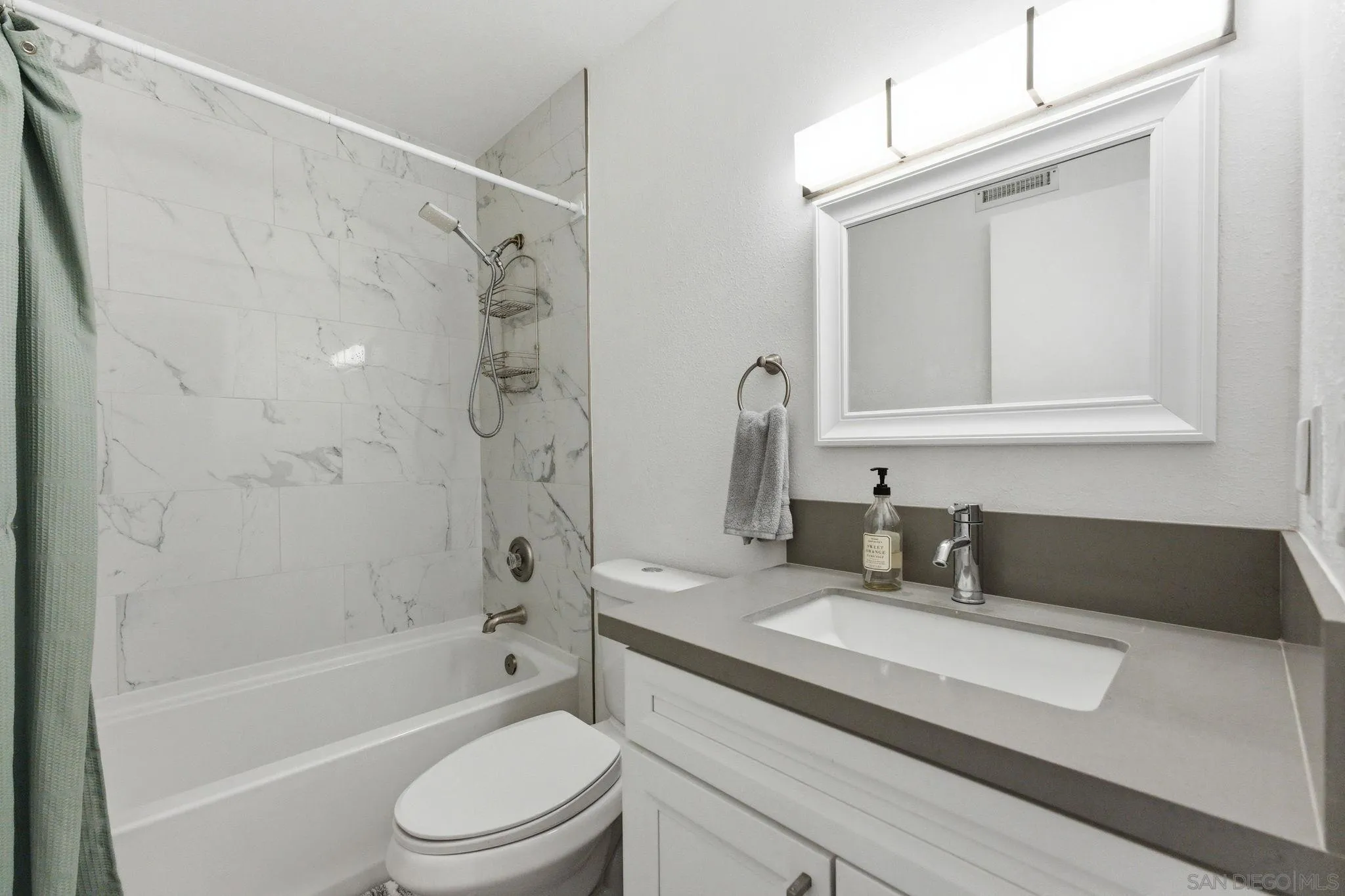 https://cdn.realtyfeed.com/cdn/127/250045472/706aa6755791841af916f1c4da70bc78.webp