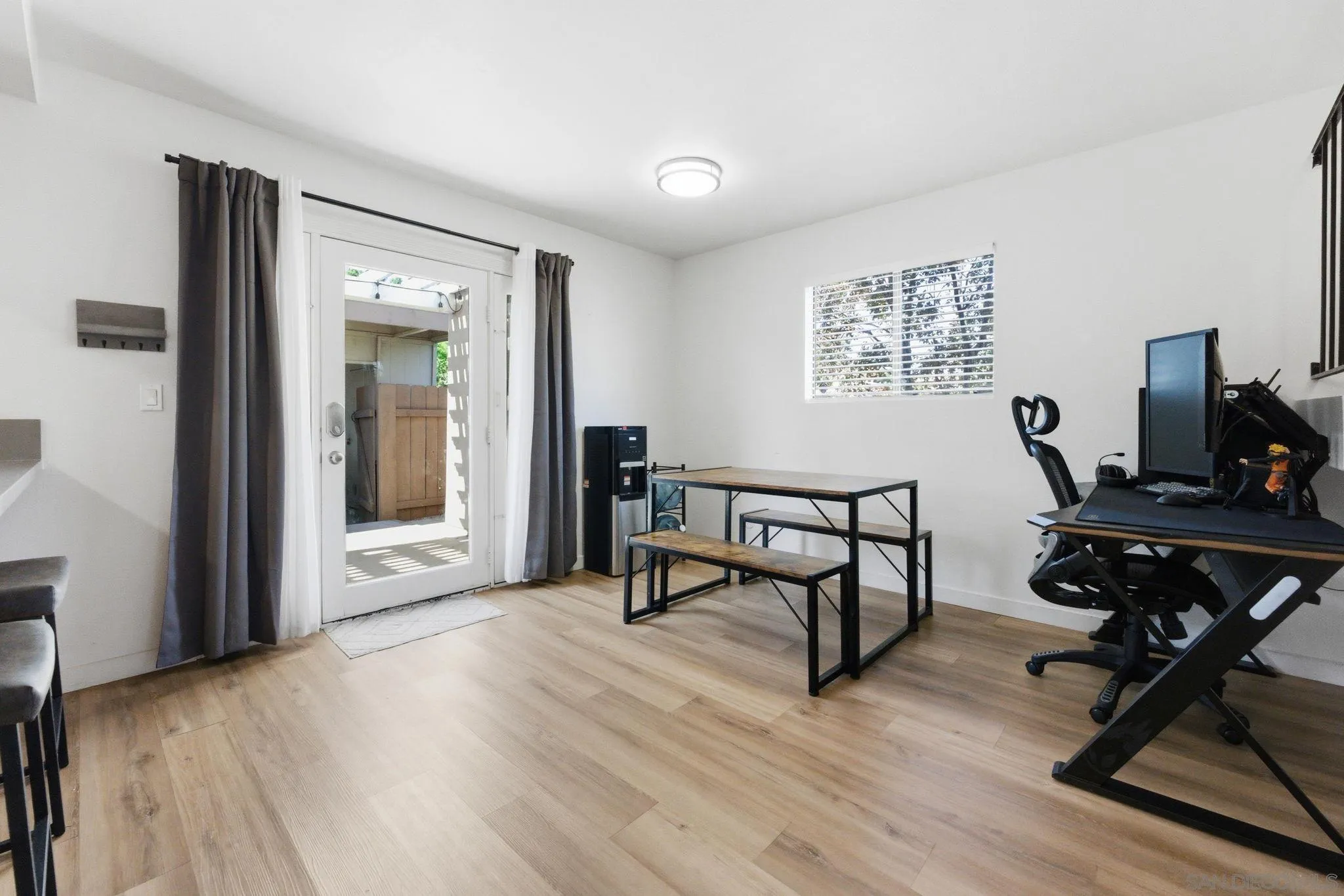 Photo #3: 250045472 Listing: Photo #3