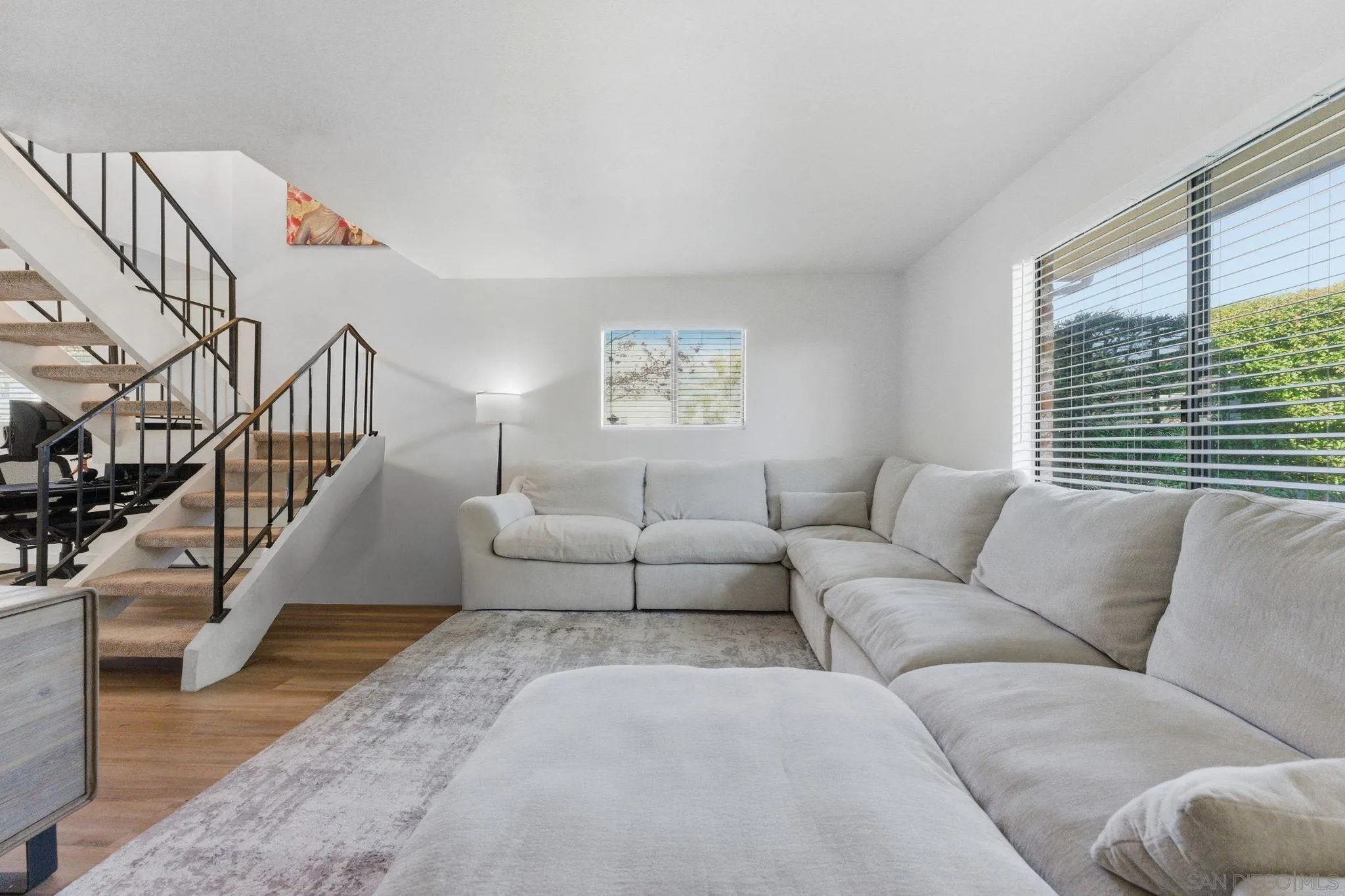 https://cdn.realtyfeed.com/cdn/127/250045472/9109bcb106916d98e55a4d17c7097447.webp
