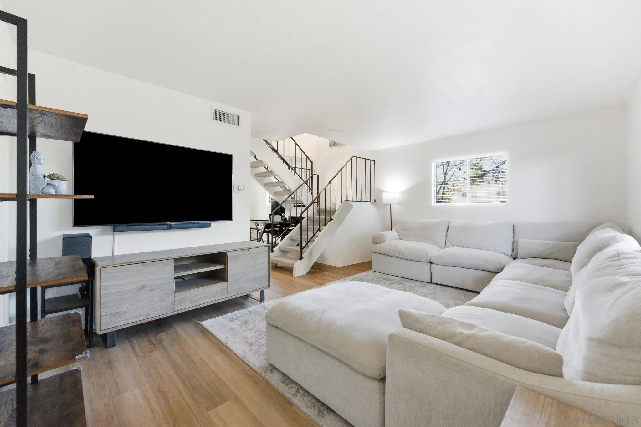 https://cdn.realtyfeed.com/cdn/127/250045472/d4a24605a0a0aae8de456c50f4aa5f69.webp