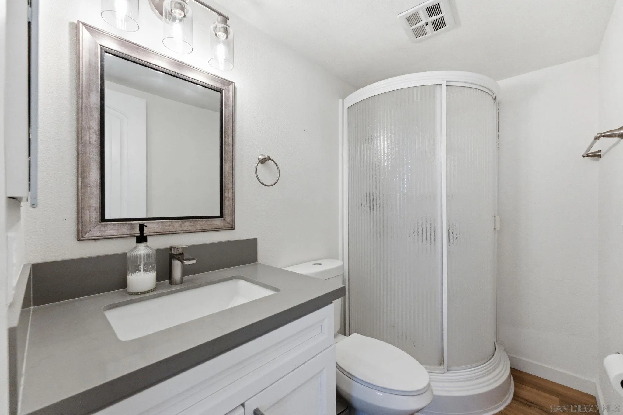 Photo #27: 250045472 Listing: Photo #27