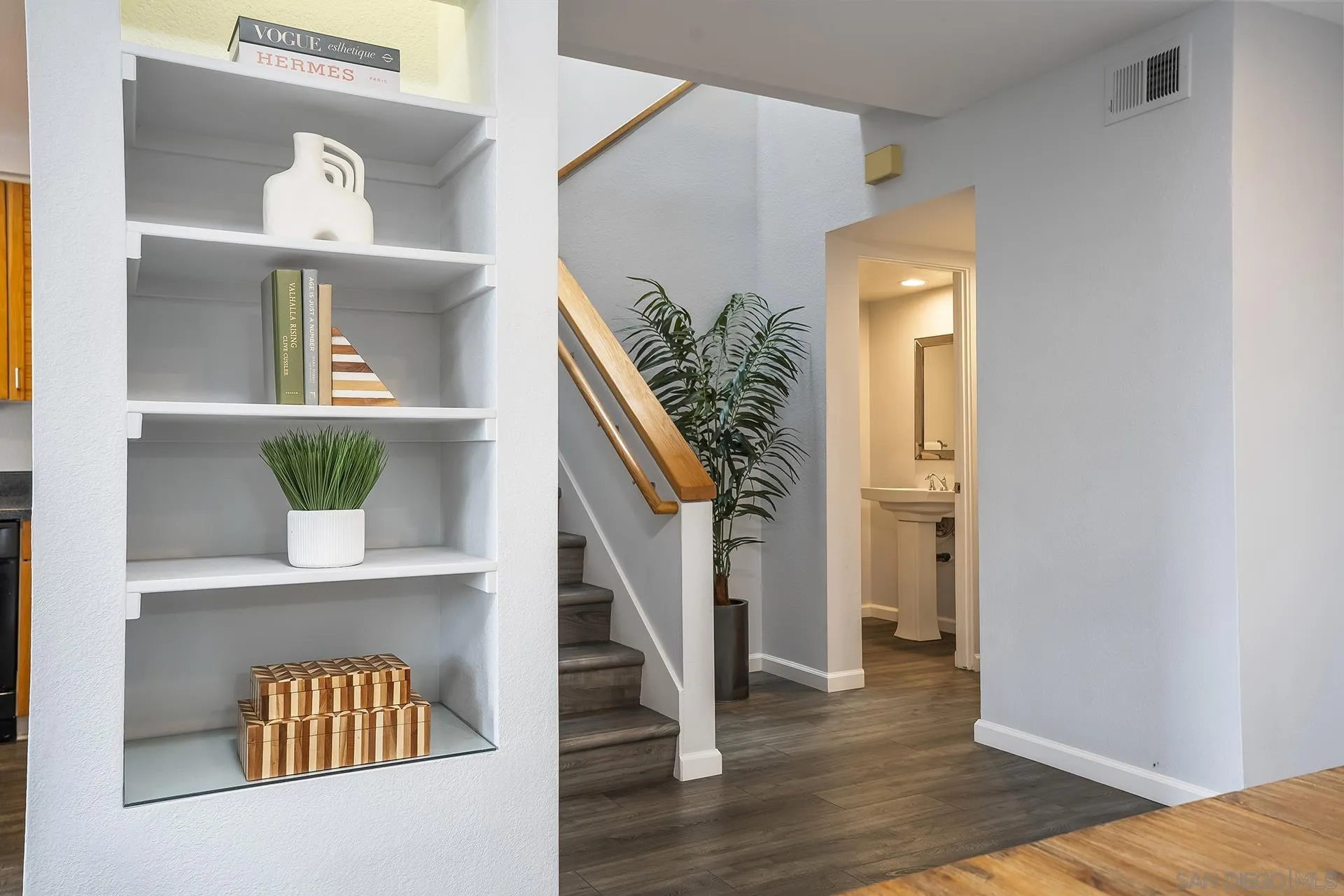 Photo #25: 250045483 Listing: Photo #25