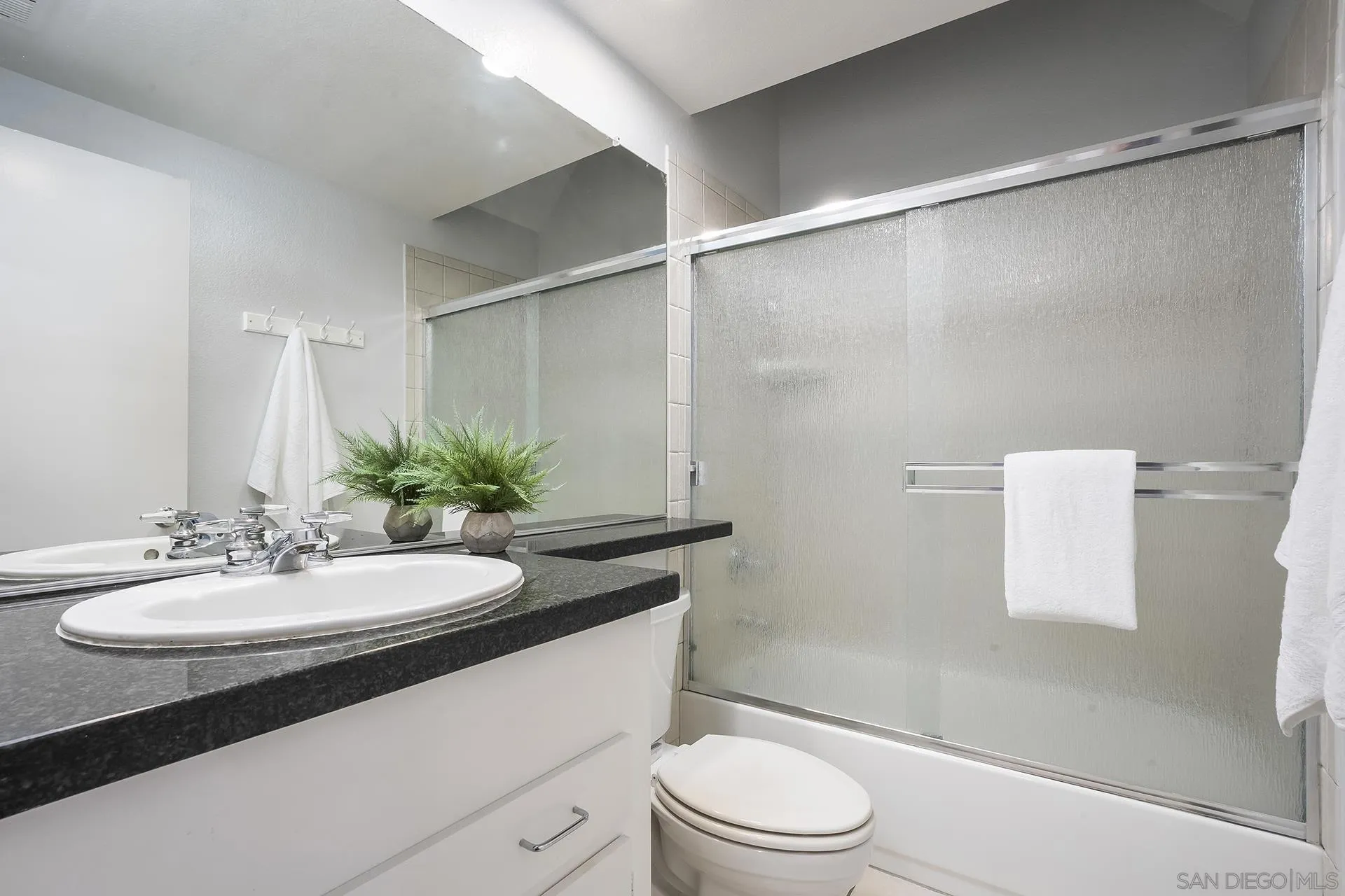 Photo #40: 250045483 Listing: Photo #40