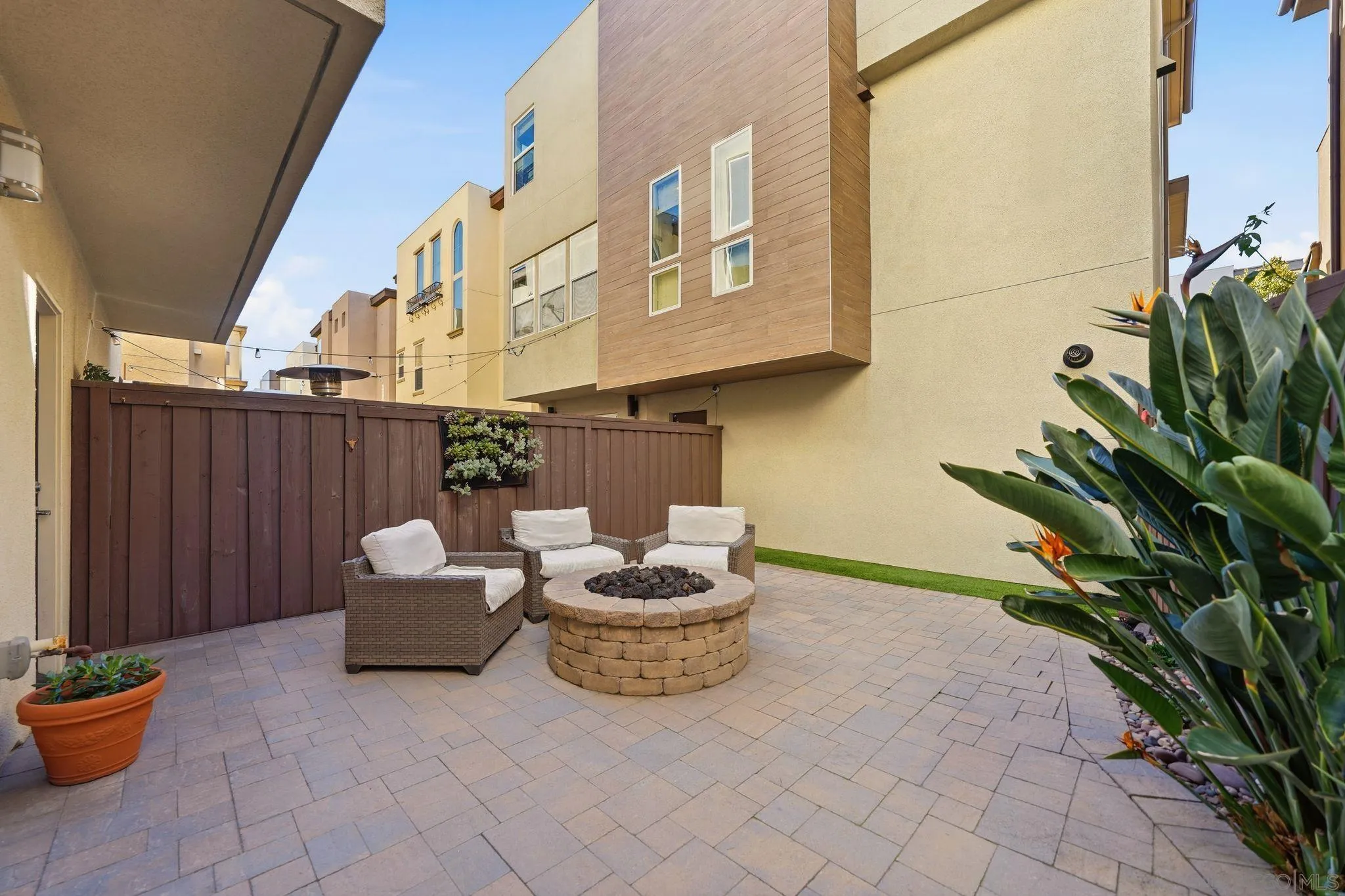 https://cdn.realtyfeed.com/cdn/127/250045486/4c40a41033b4a0cc3e19f55e3b9e02c4.webp