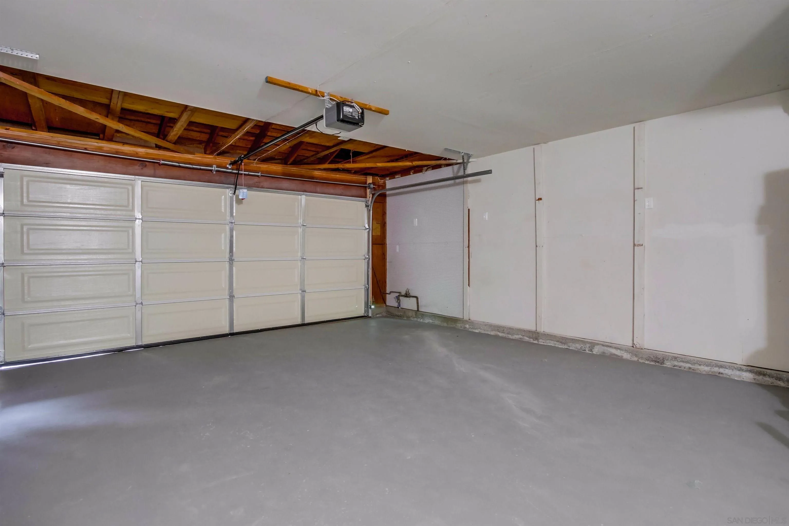 https://cdn.realtyfeed.com/cdn/127/250045507/28373710dbed5089d5827c79348ec54f.webp
