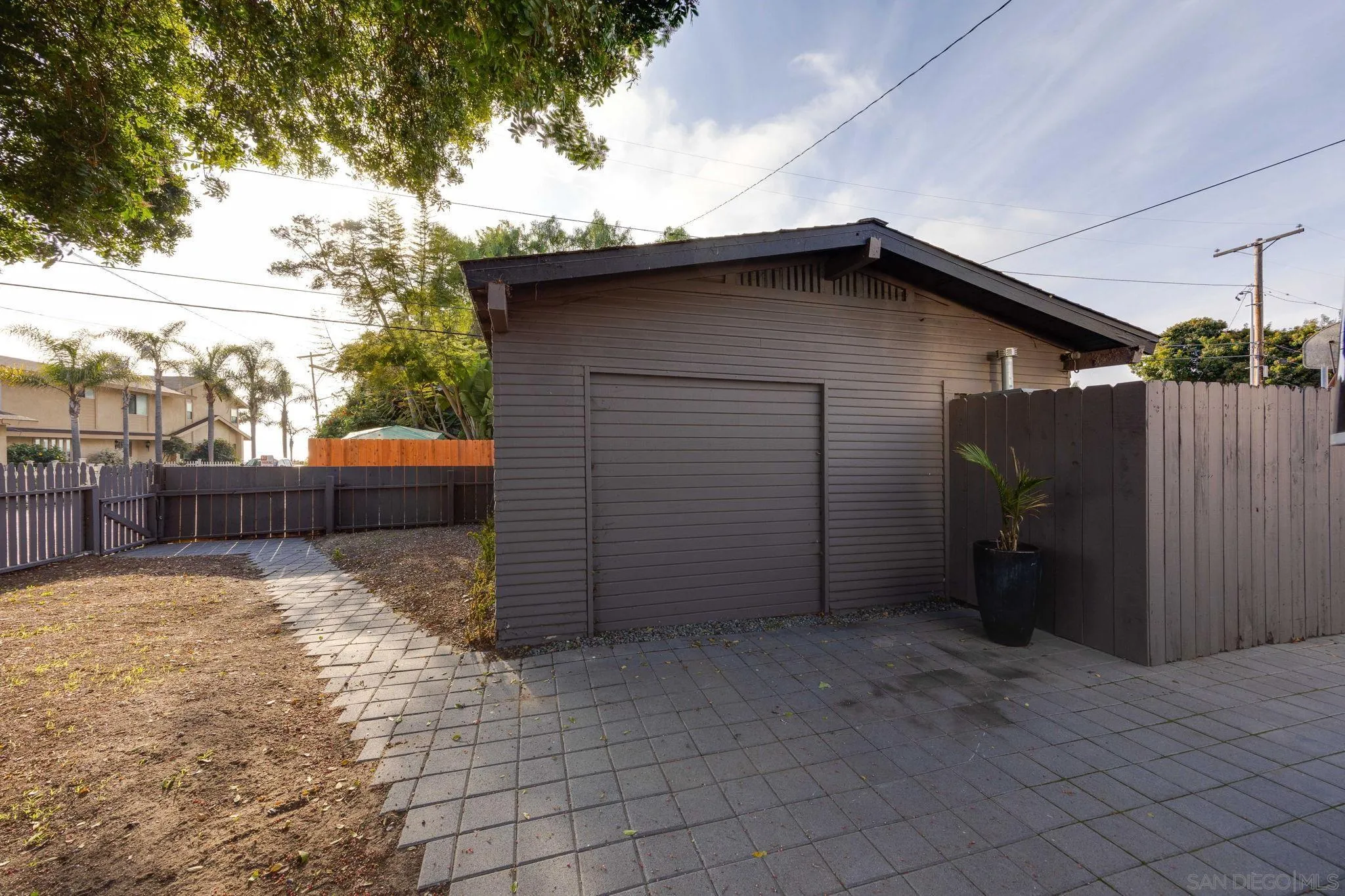 https://cdn.realtyfeed.com/cdn/127/250045508/bfcc7521cc624f29870245d7e20c61d9.webp
