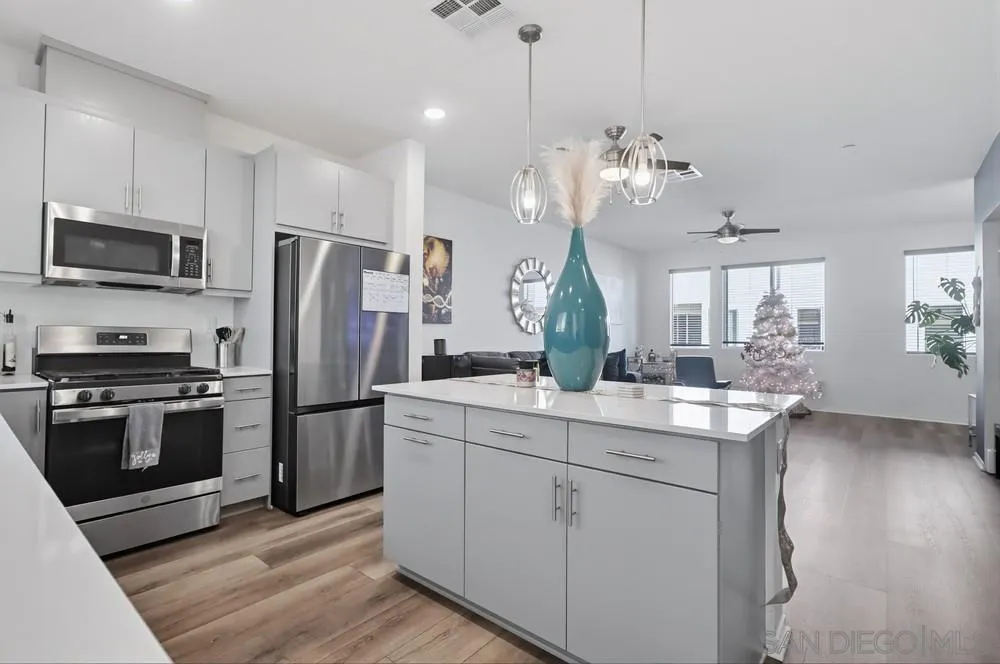 https://cdn.realtyfeed.com/cdn/127/250045527/f7f7310a5668fd25759206327641292b.webp