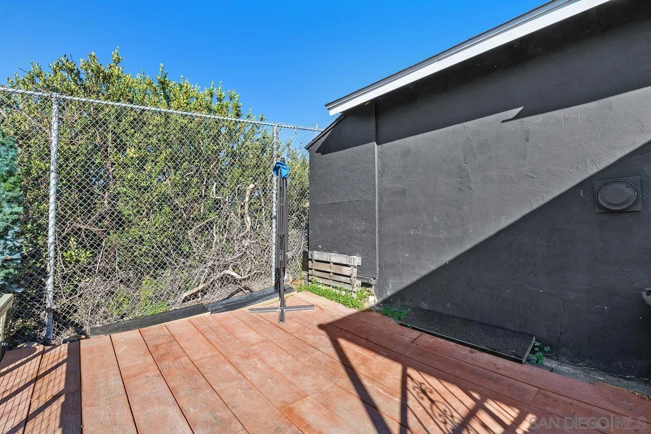 https://cdn.realtyfeed.com/cdn/127/250045553/247b725669e00378dc6d932e6ad9b760.webp