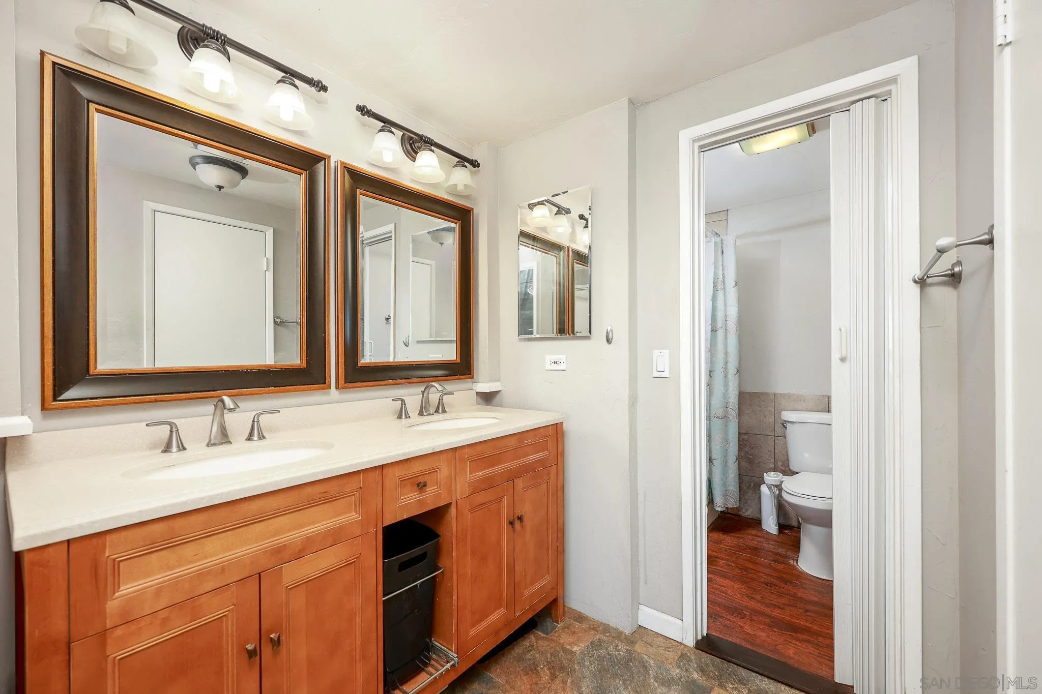 https://cdn.realtyfeed.com/cdn/127/250045557/86fdef08b4b1449b551fe5e7275a3666.webp