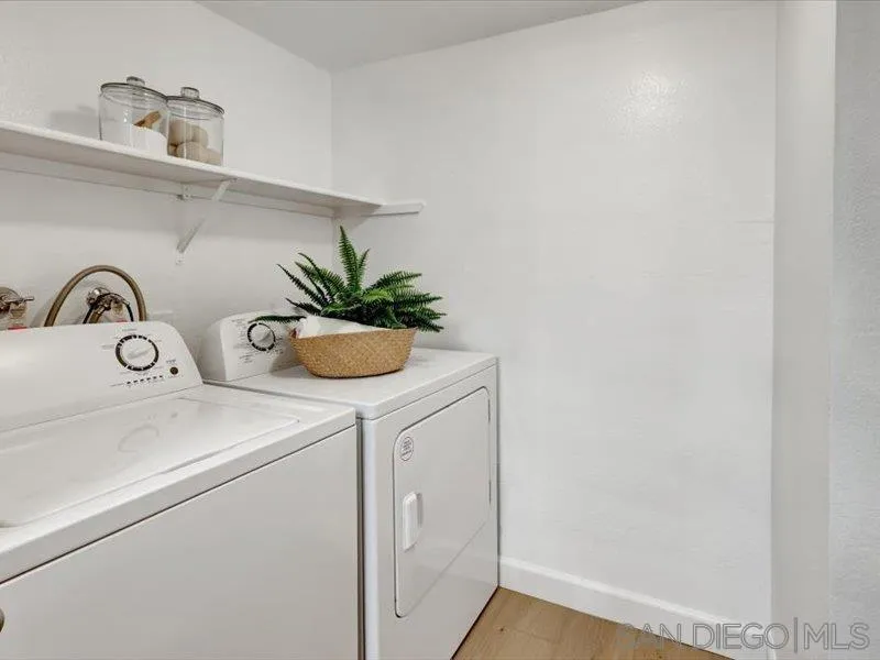 Photo #12: 250045580 Listing: Photo #12