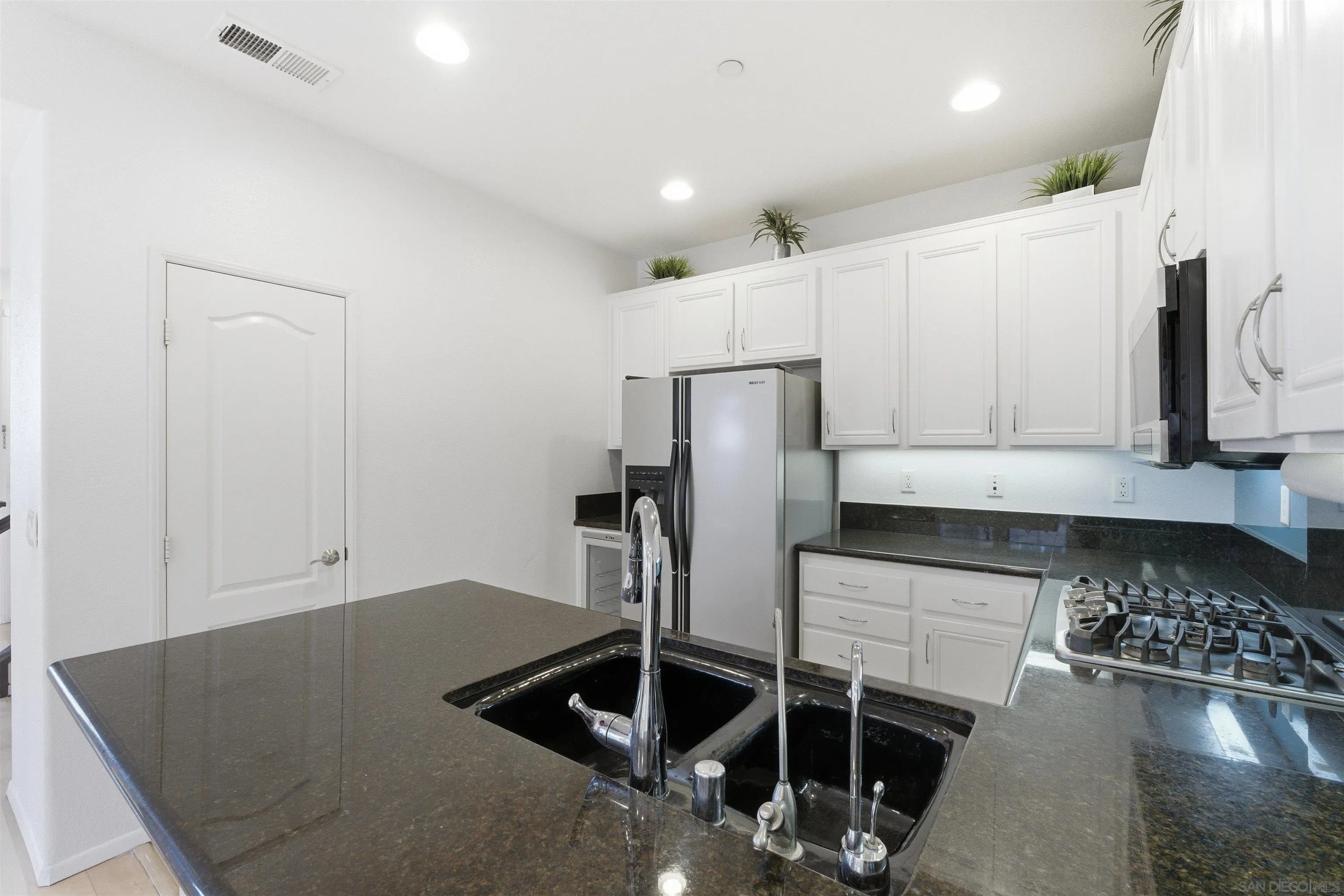 Photo #10: 250045582 Listing: Photo #10