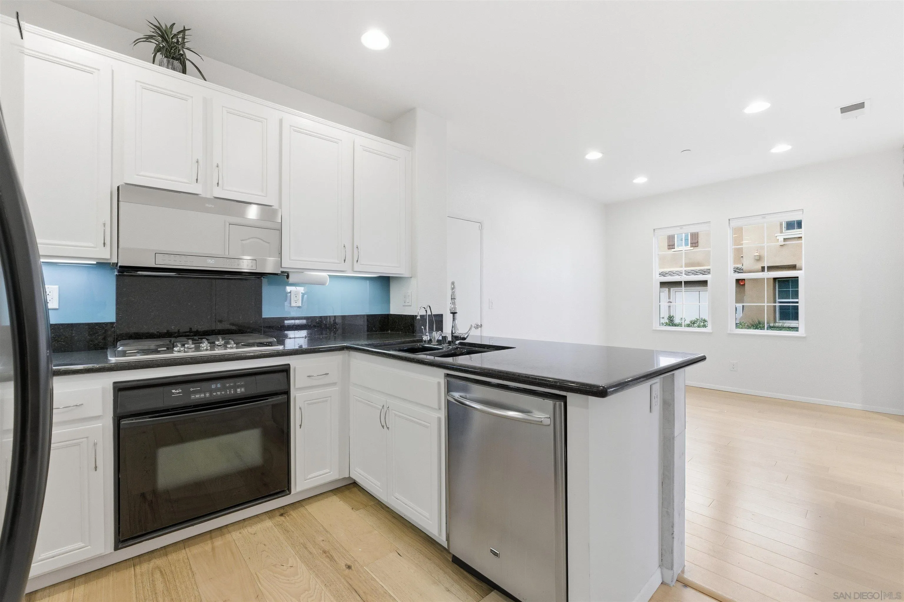 Photo #11: 250045582 Listing: Photo #11