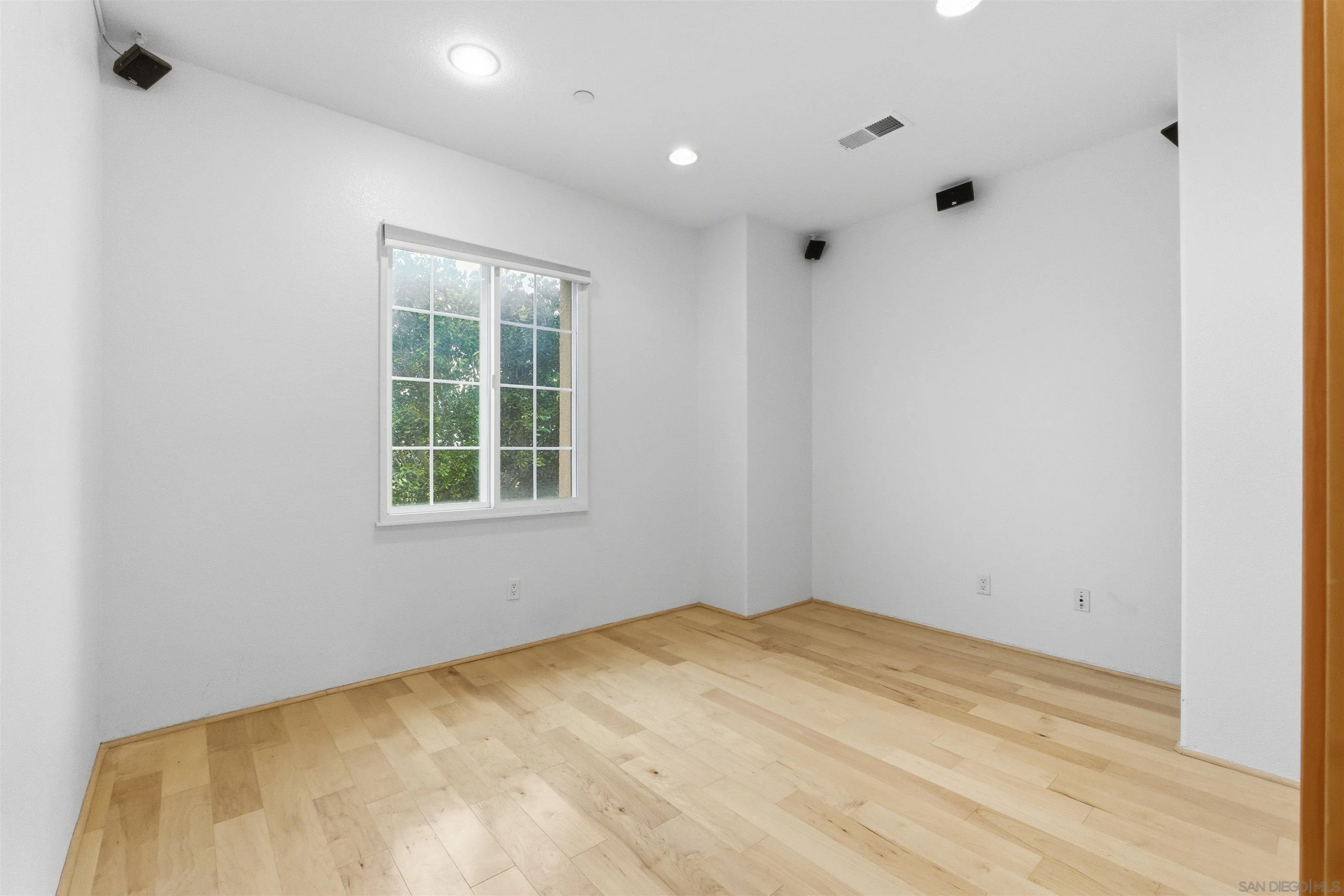 Photo #23: 250045582 Listing: Photo #23