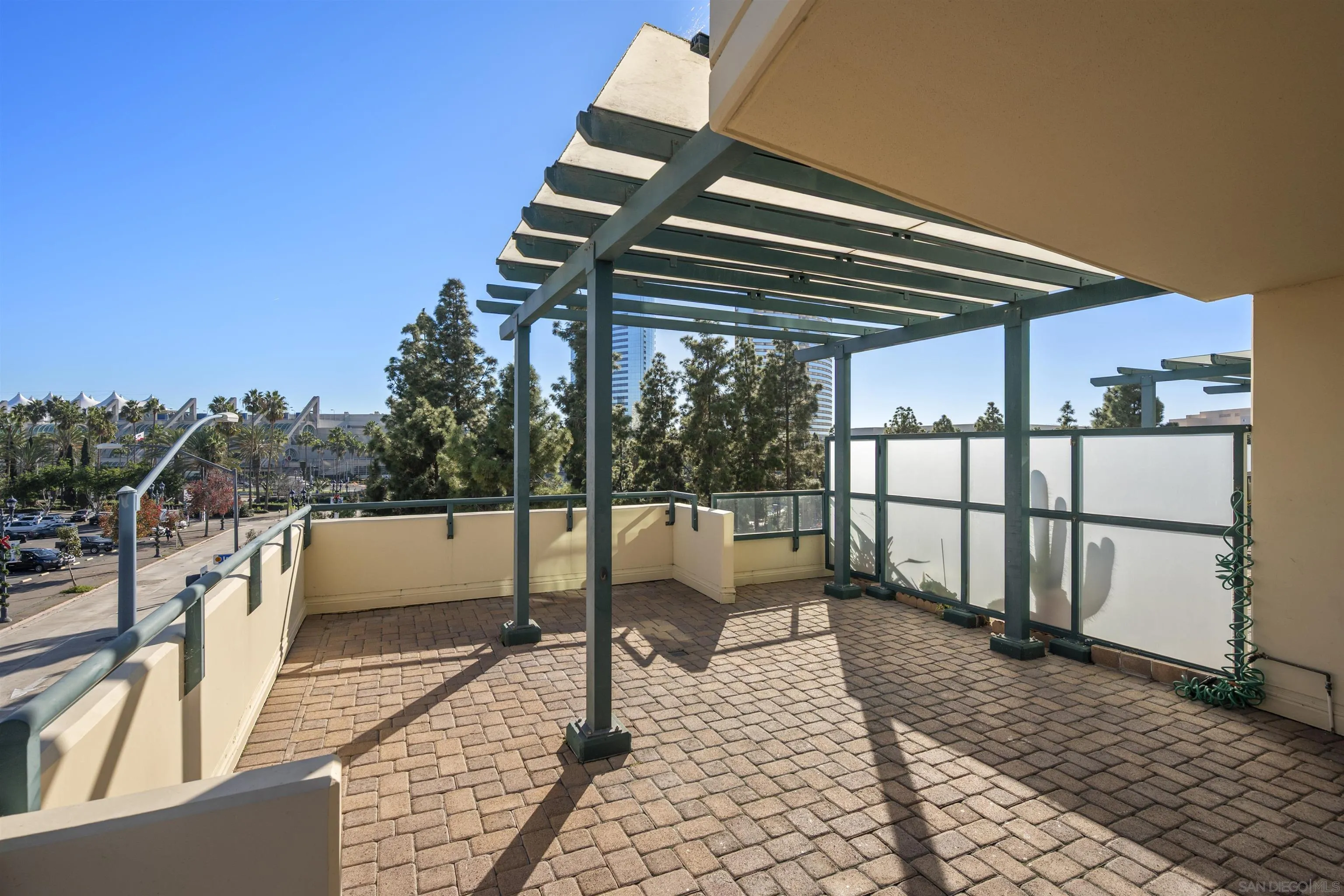 Photo #2: 250045592 Listing: Photo #2