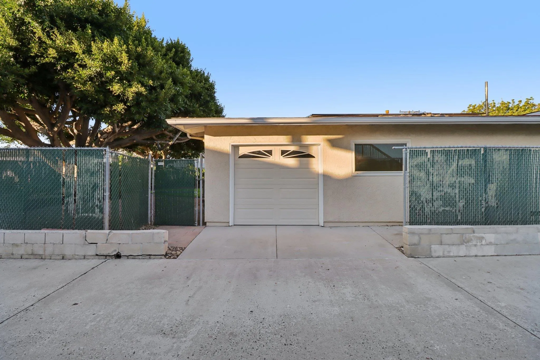 https://cdn.realtyfeed.com/cdn/127/250045596/fdc3380515bc5d9b1dc411800f531214.webp