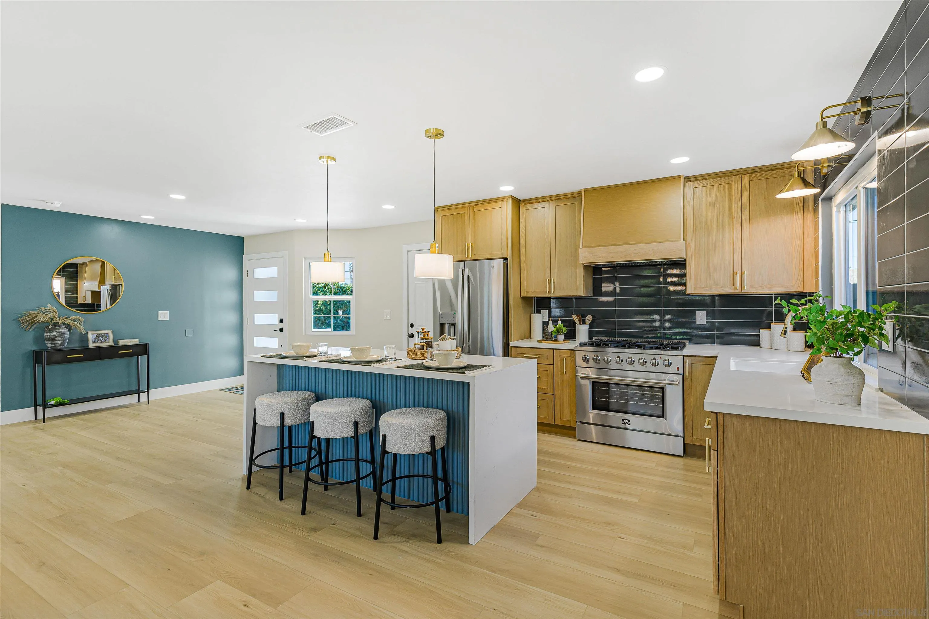 https://cdn.realtyfeed.com/cdn/127/250045603/386c77d23a4b1b0b54926d5a170973d4.webp