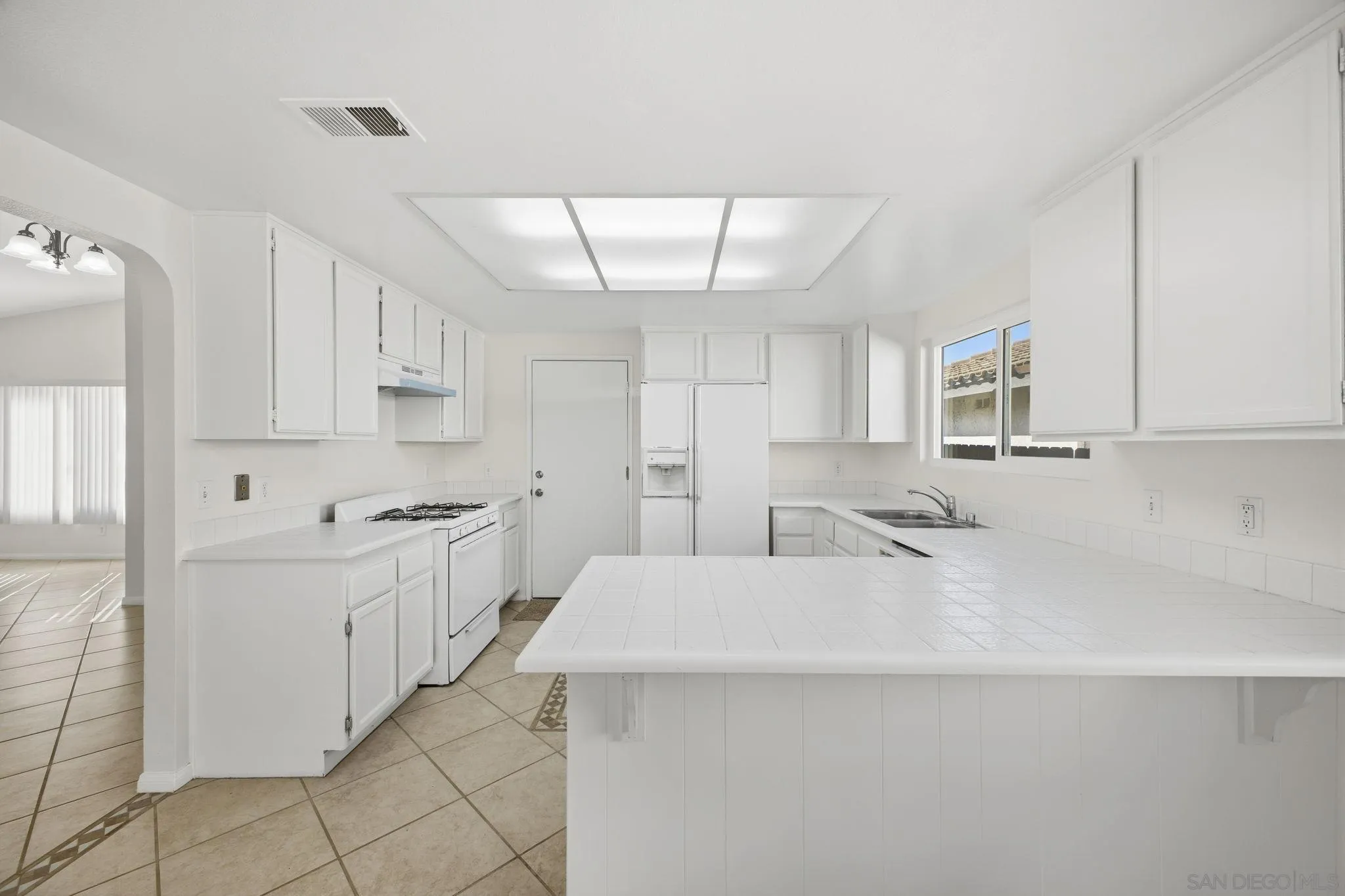 https://cdn.realtyfeed.com/cdn/127/250045620/4267a5c7214ee60c16a011d60a83e88b.webp