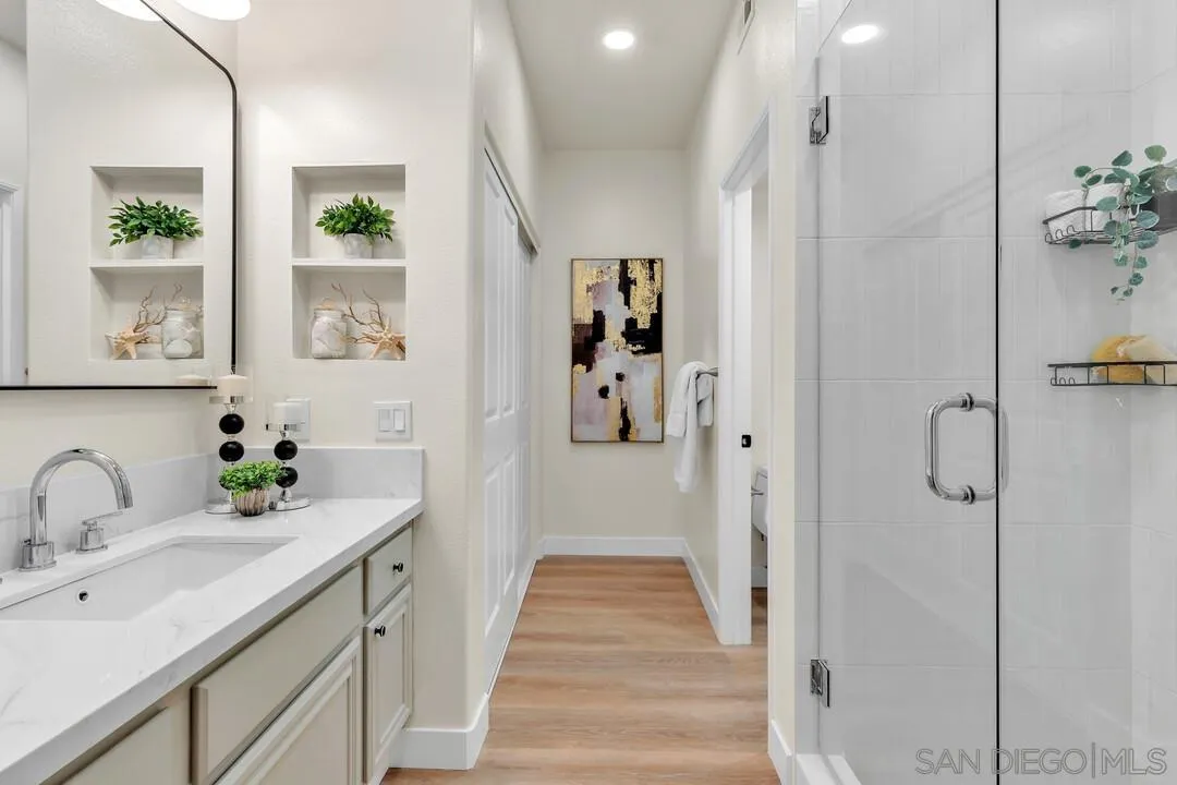 Photo #18: 250045627 Listing: Photo #18