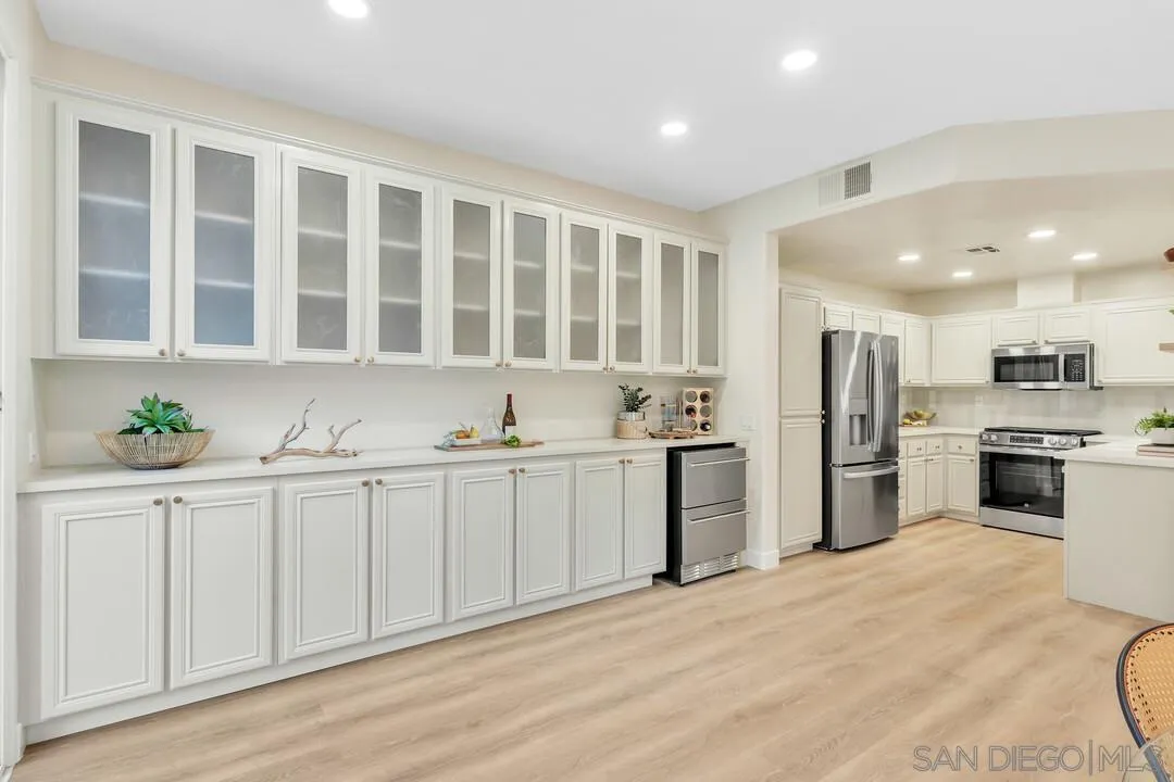 Photo #9: 250045627 Listing: Photo #9