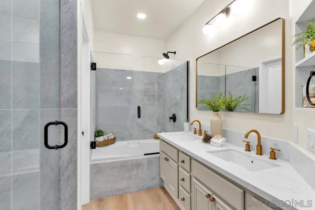 Photo #24: 250045627 Listing: Photo #24