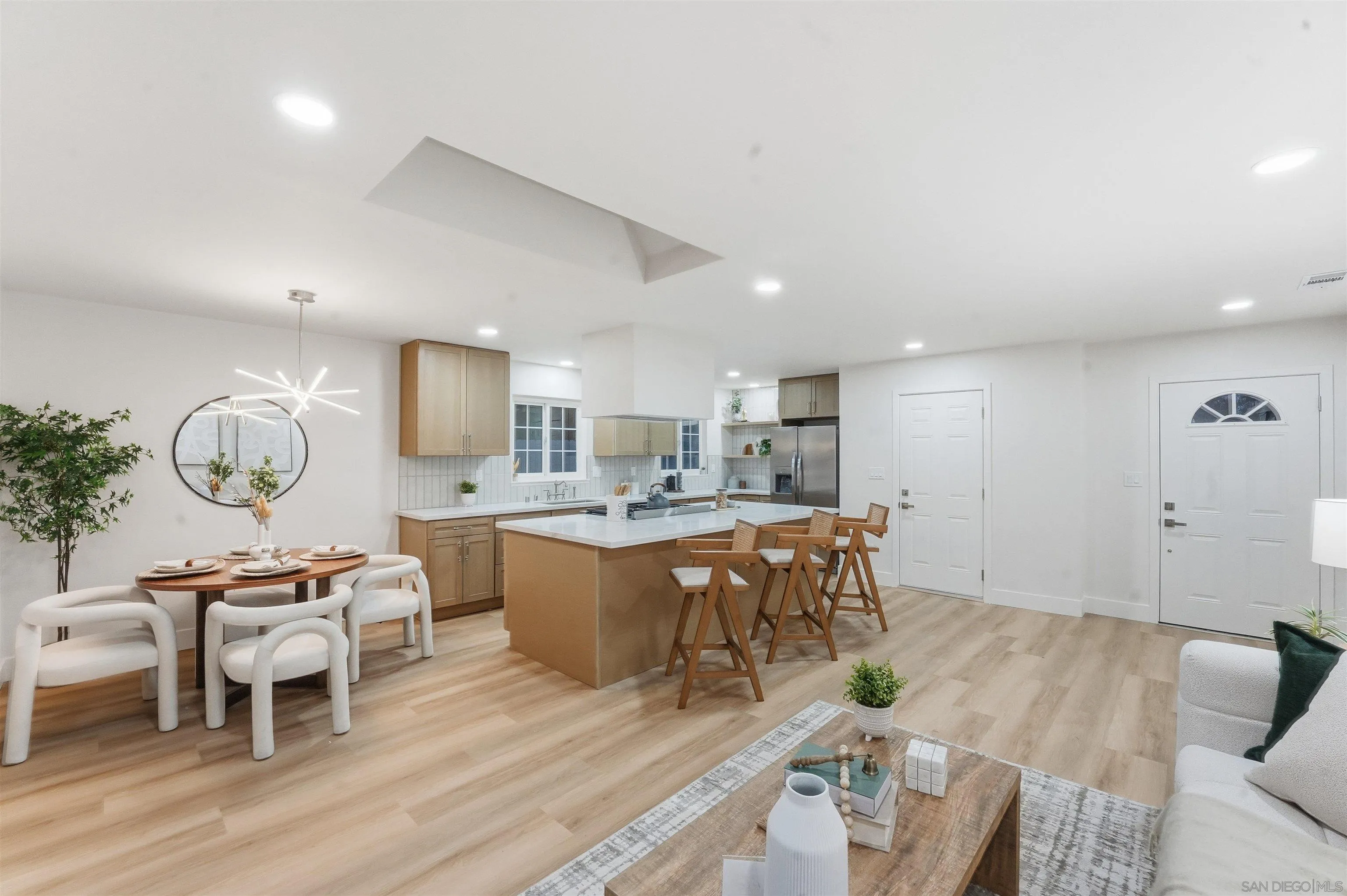https://cdn.realtyfeed.com/cdn/127/250045628/339471cdf5998c6c08792b5e90a2b434.webp