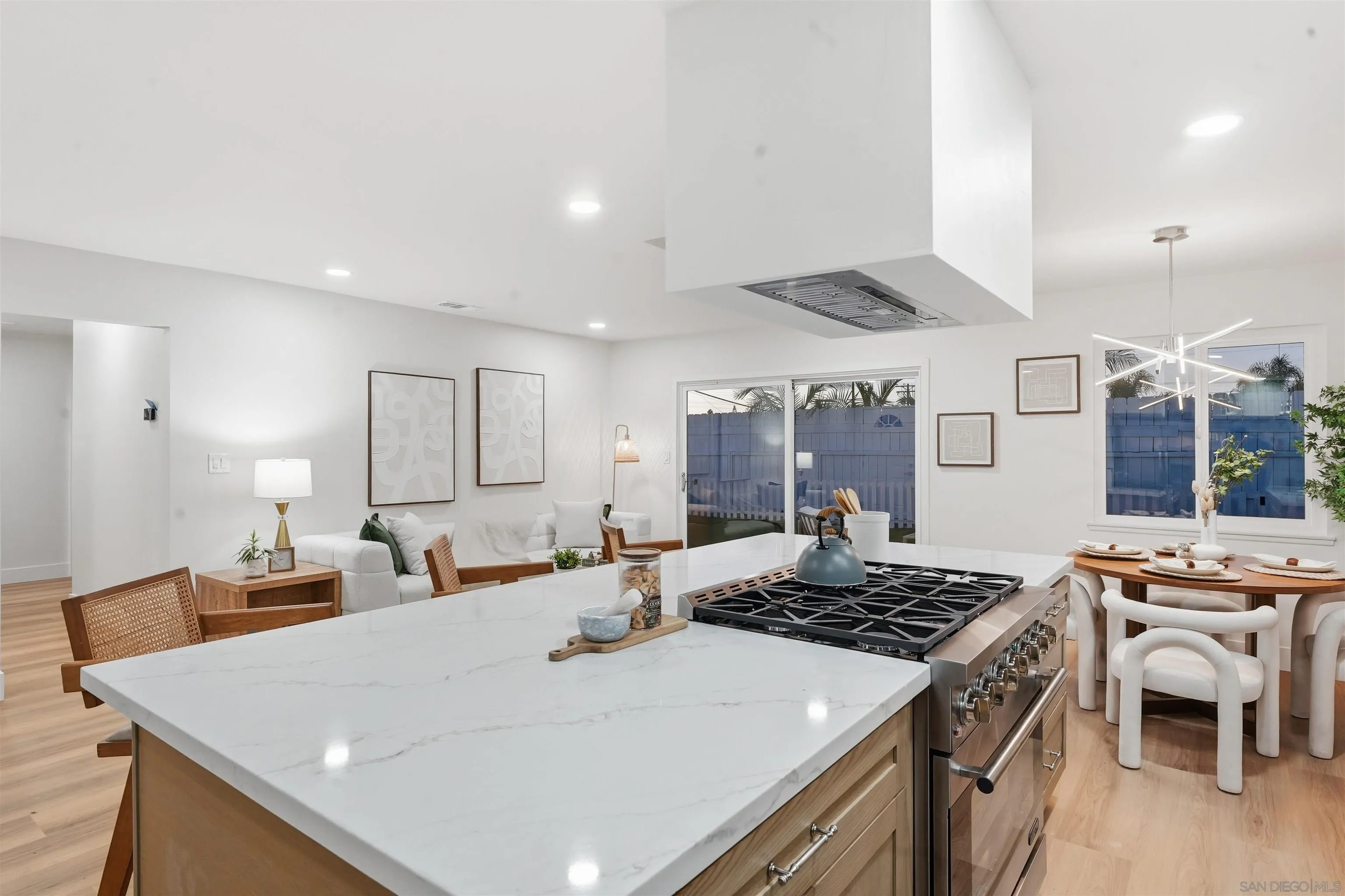 https://cdn.realtyfeed.com/cdn/127/250045628/c61425bc4e9466d5c22642e56d62592b.webp