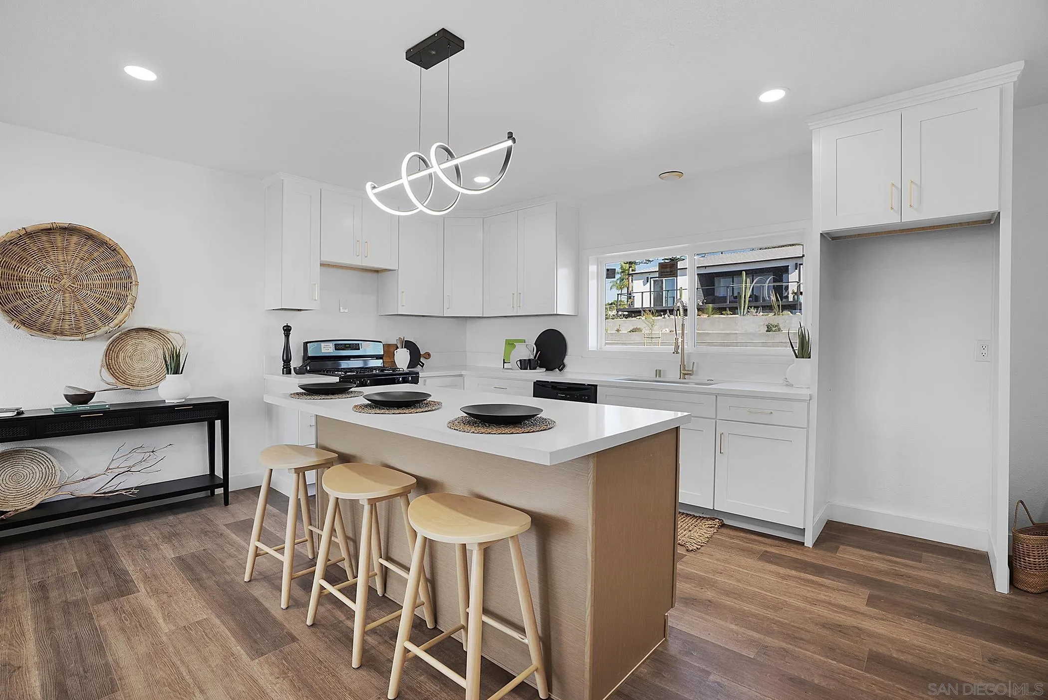 https://cdn.realtyfeed.com/cdn/127/250045634/865ecd9625acb3f453f00050ff323241.webp