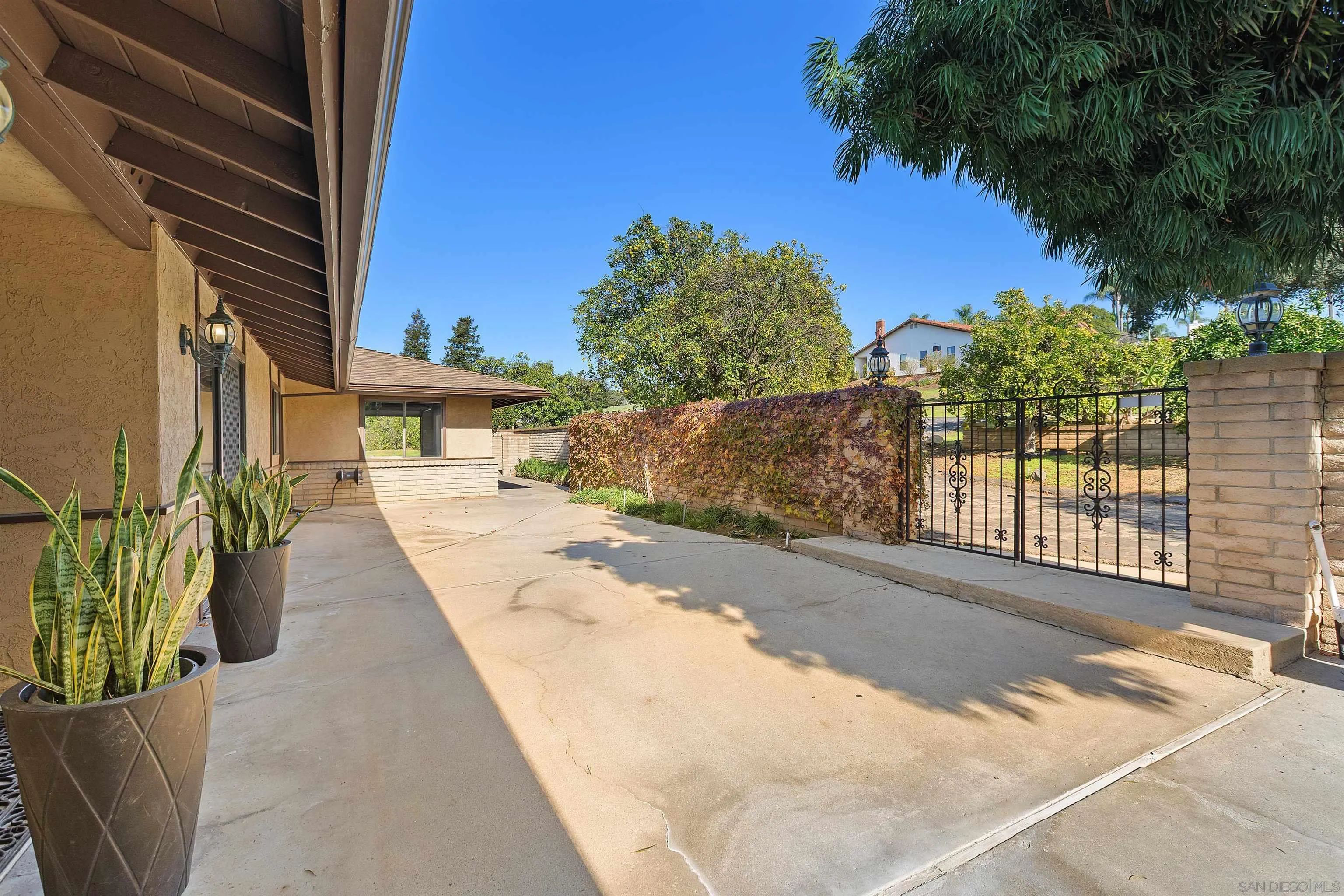 https://cdn.realtyfeed.com/cdn/127/250045645/22b3385233c83a778dd8ae1d4818d11f.webp