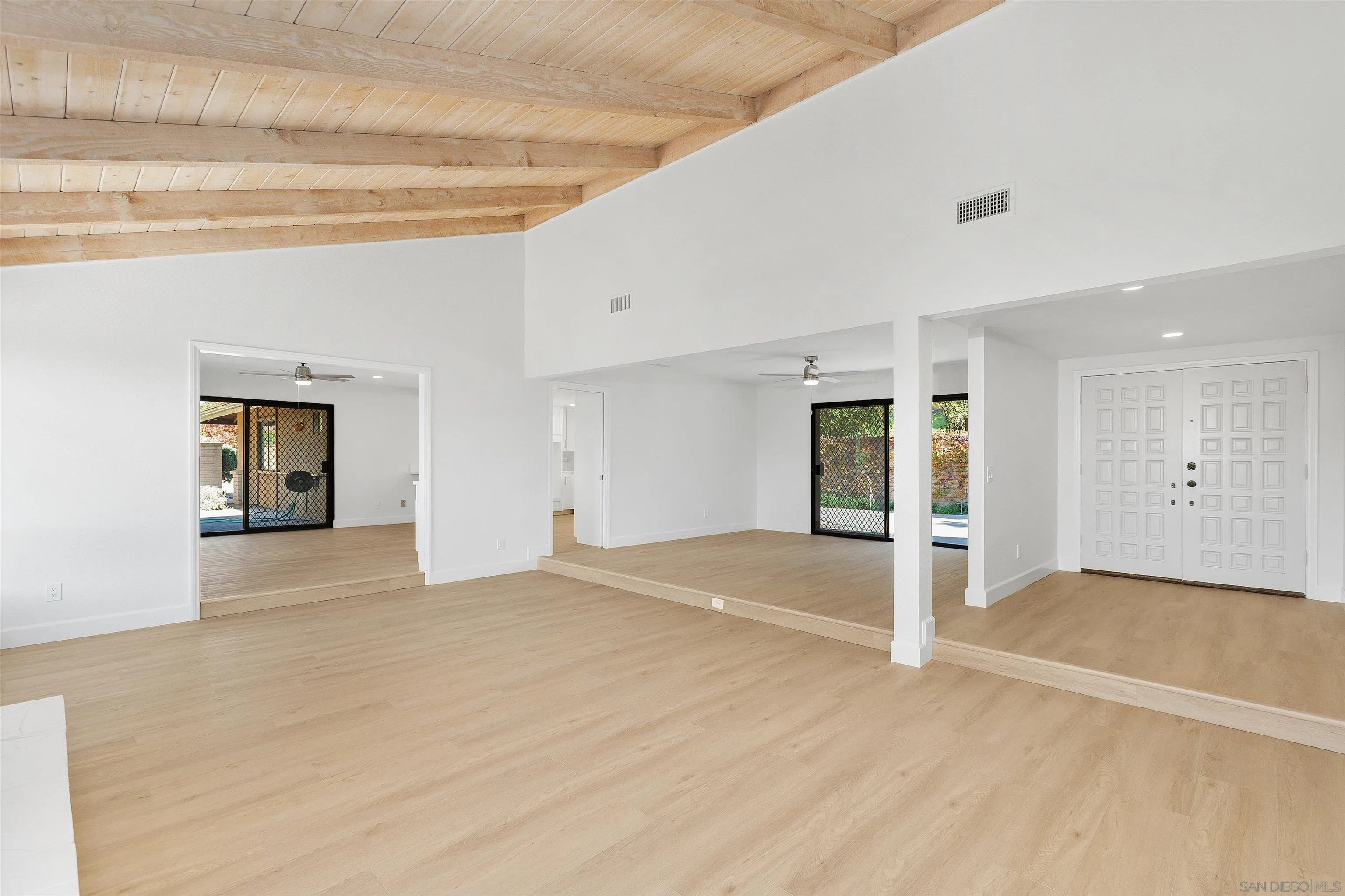 https://cdn.realtyfeed.com/cdn/127/250045645/2322e0973c9219ac43d608532f9a7e4f.webp