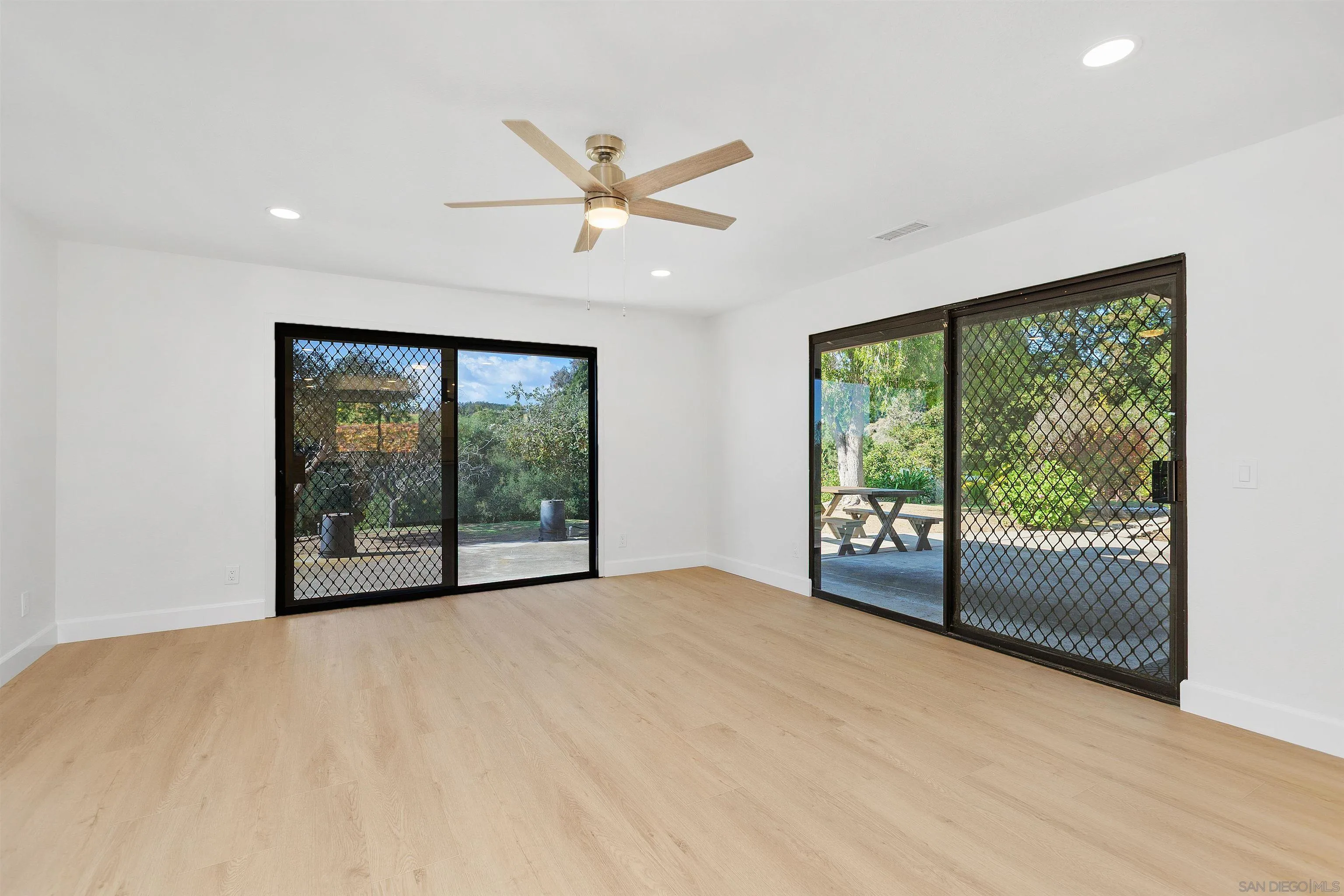https://cdn.realtyfeed.com/cdn/127/250045645/6411cc2991ad3d6cc119a50f12290014.webp
