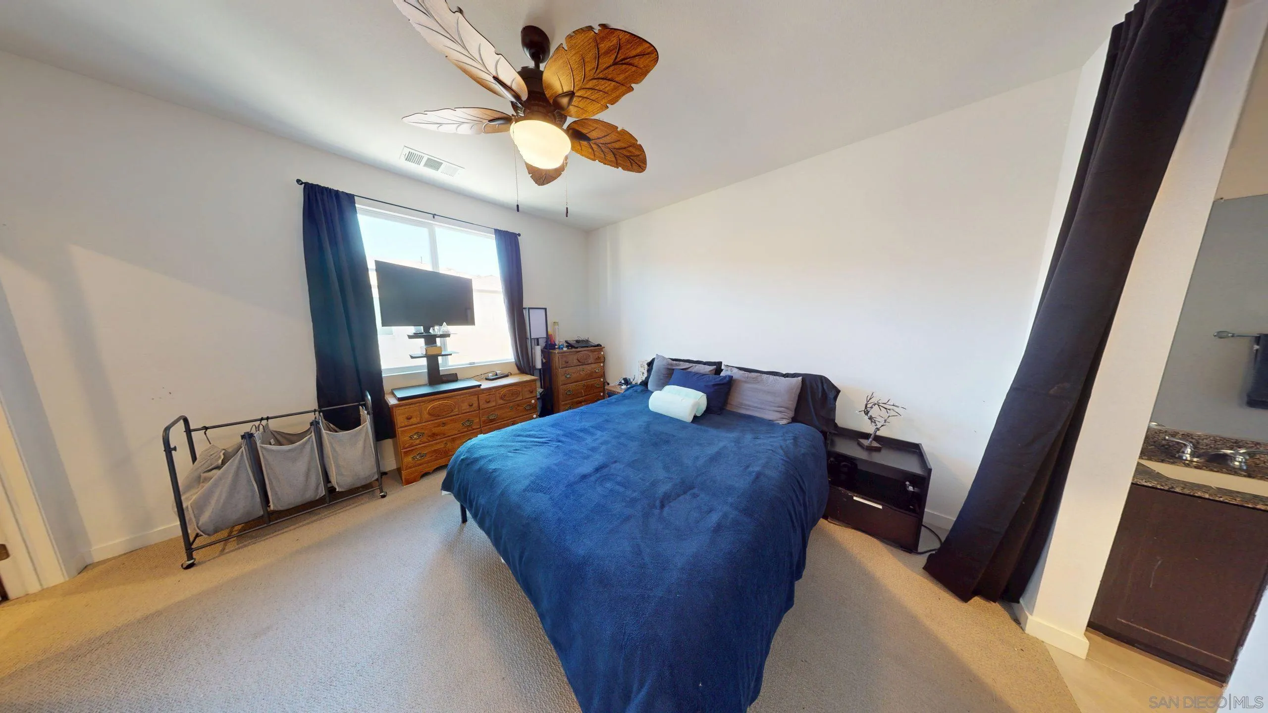 https://cdn.realtyfeed.com/cdn/127/250045650/9a10b06e5bce8cc95936a8fc9e0e0da7.webp