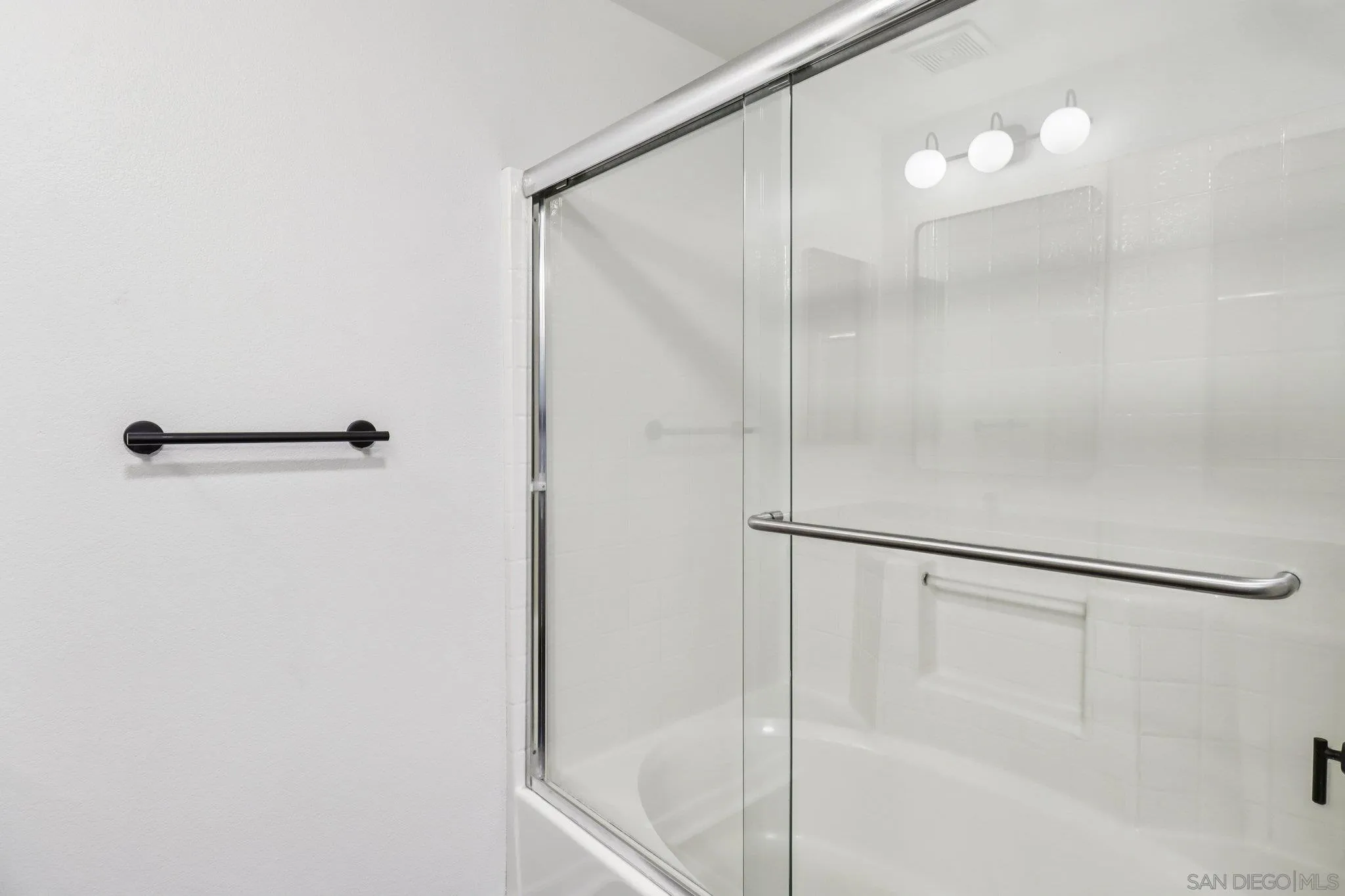 https://cdn.realtyfeed.com/cdn/127/250045656/0dc5472e19b9ef587a73789d23be8b8b.webp